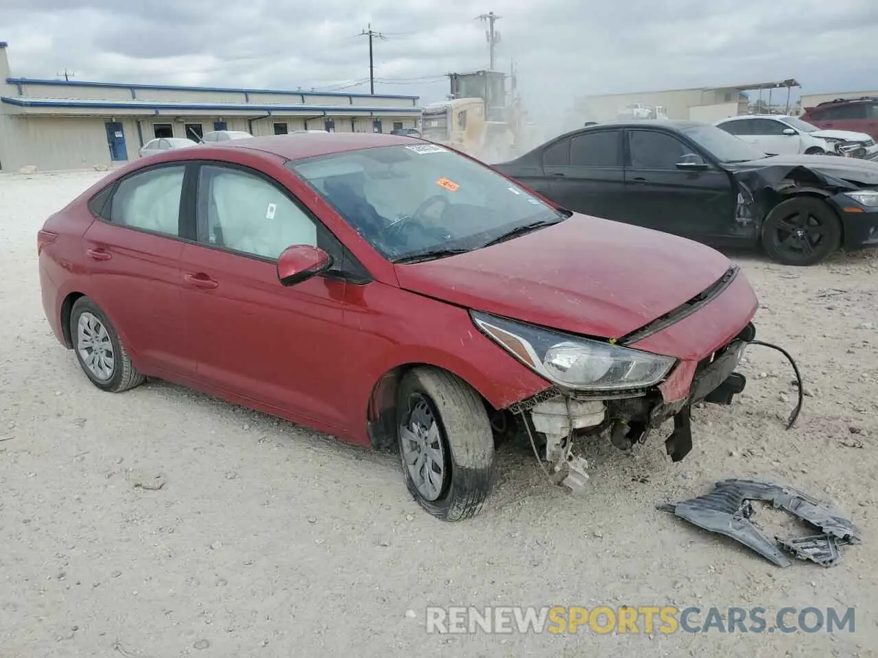 4 fotografías del automóvil dañado 3KPC24A60ME128818 HYUNDAI ACCENT 2021