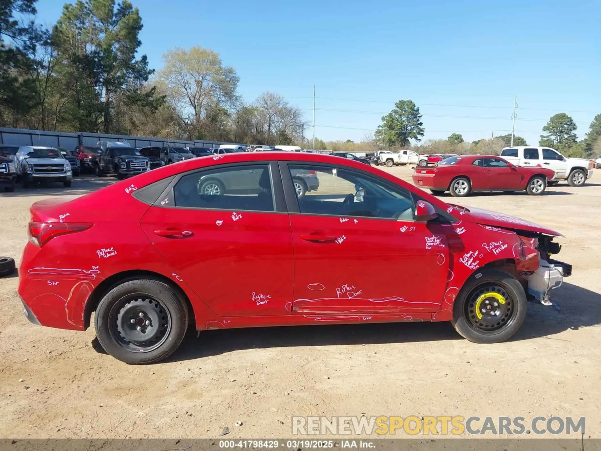 14 fotografías del automóvil dañado 3KPC24A60ME139348 HYUNDAI ACCENT 2021