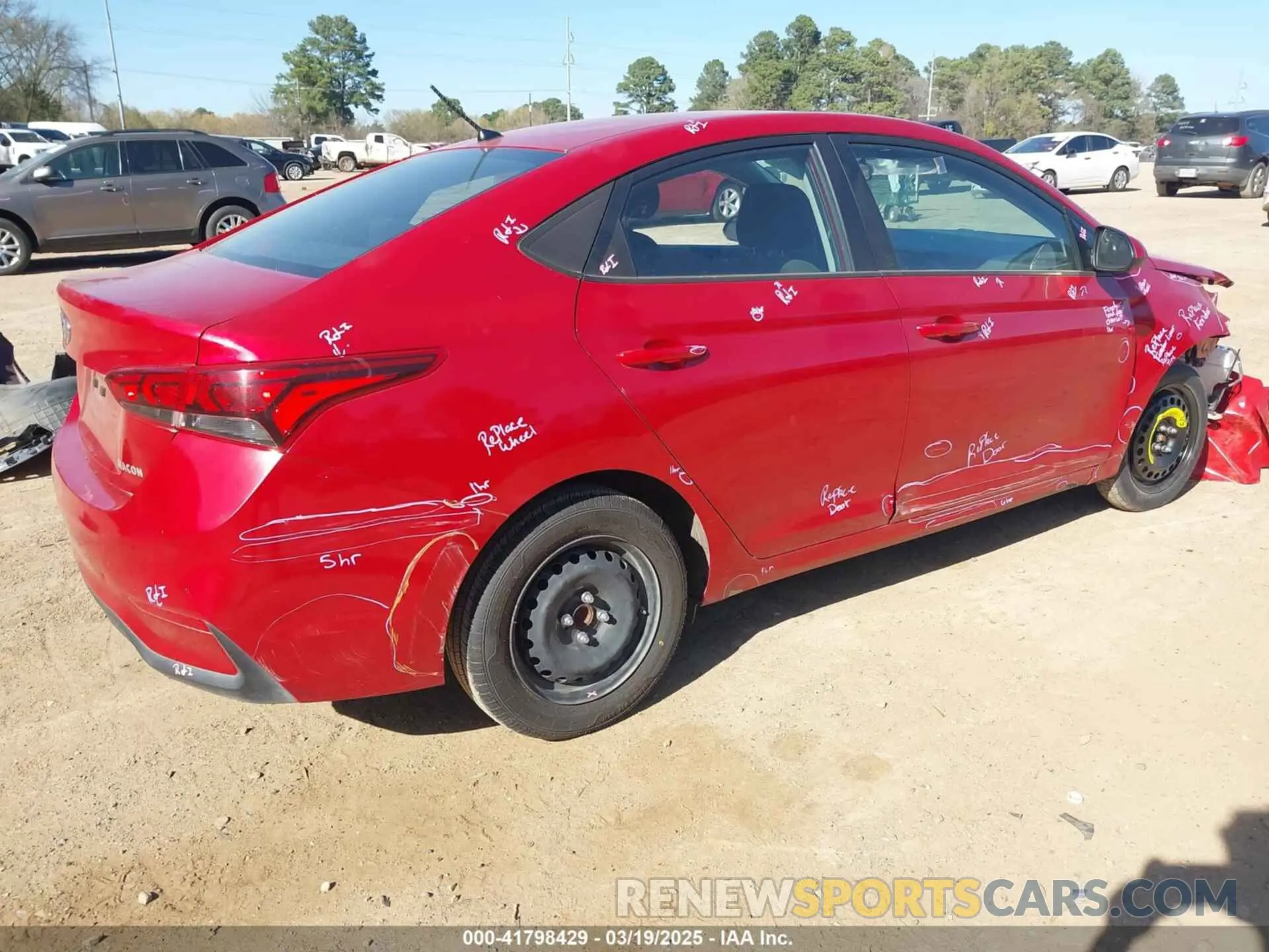 4 fotografías del automóvil dañado 3KPC24A60ME139348 HYUNDAI ACCENT 2021