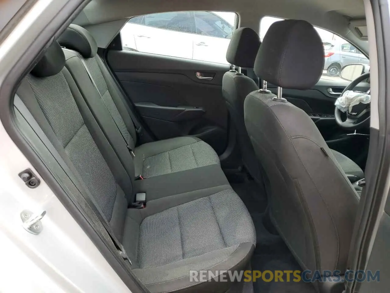 10 fotografías del automóvil dañado 3KPC24A62ME131784 HYUNDAI ACCENT 2021
