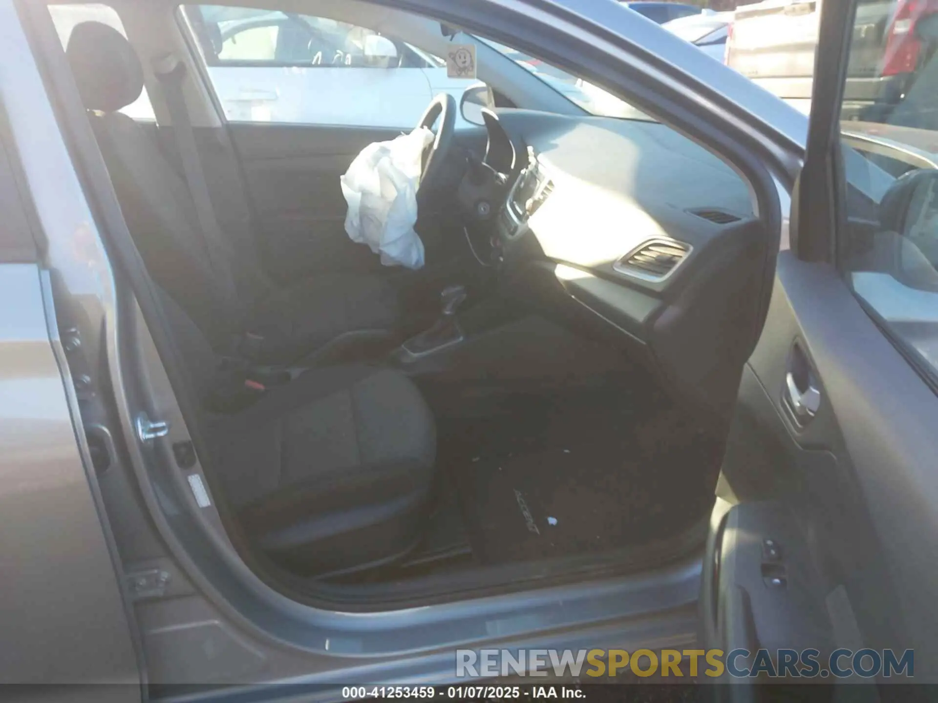 5 fotografías del automóvil dañado 3KPC24A62ME136645 HYUNDAI ACCENT 2021