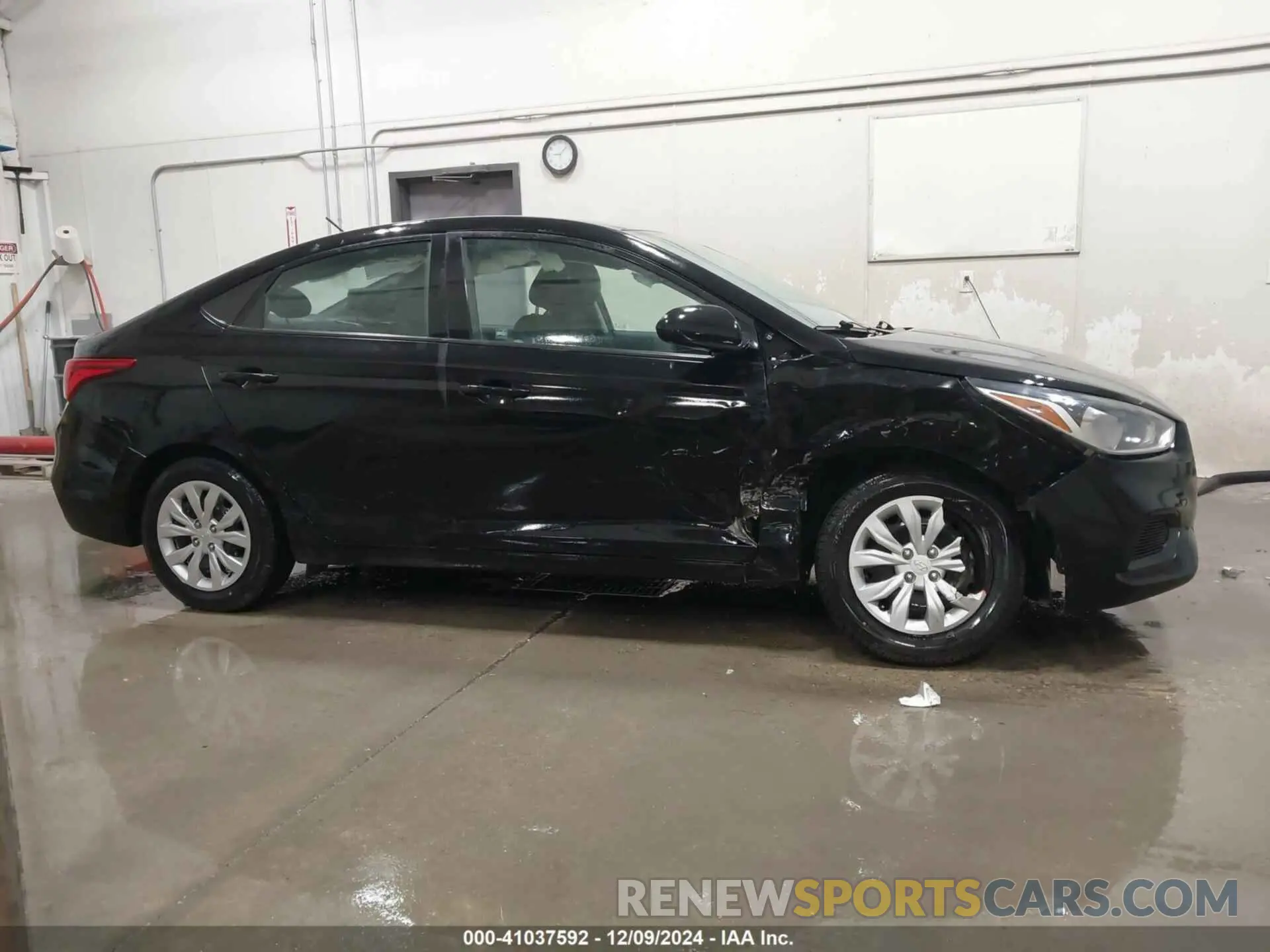 13 fotografías del automóvil dañado 3KPC24A62ME143546 HYUNDAI ACCENT 2021