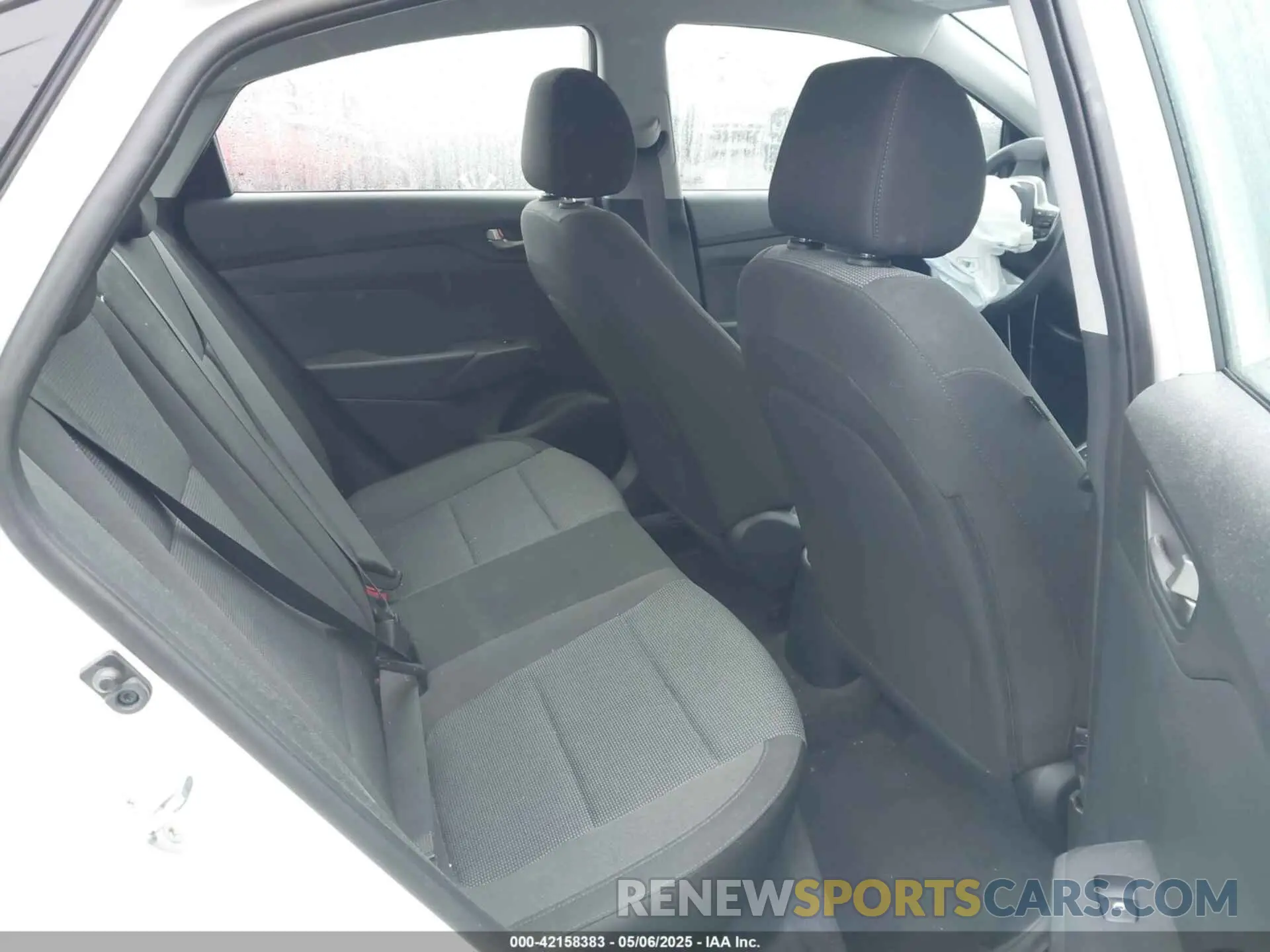 8 fotografías del automóvil dañado 3KPC24A63ME152837 HYUNDAI ACCENT 2021