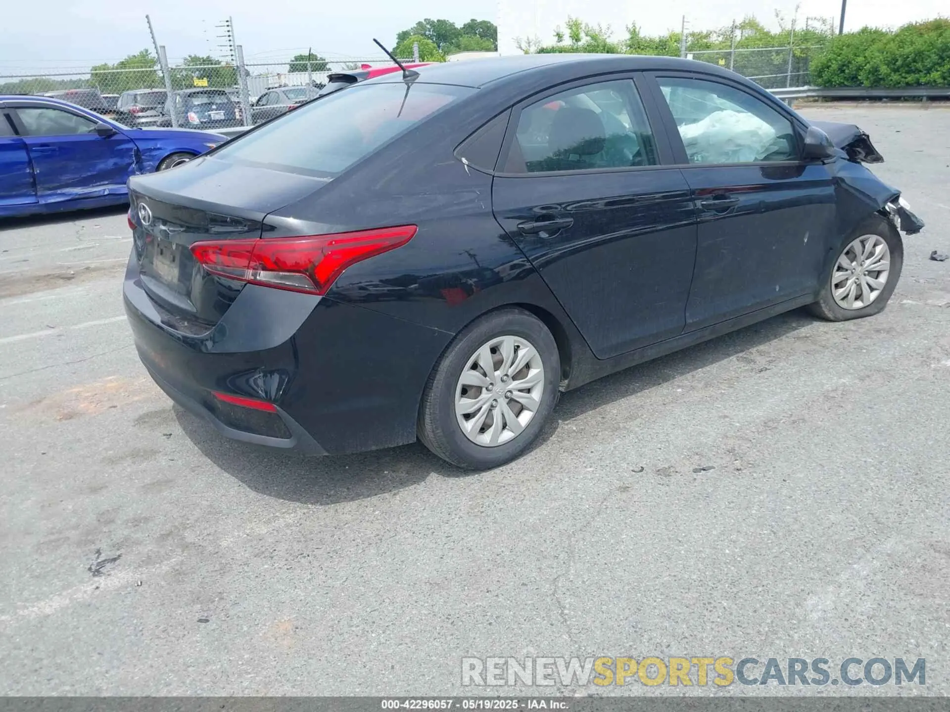 4 fotografías del automóvil dañado 3KPC24A64ME130636 HYUNDAI ACCENT 2021