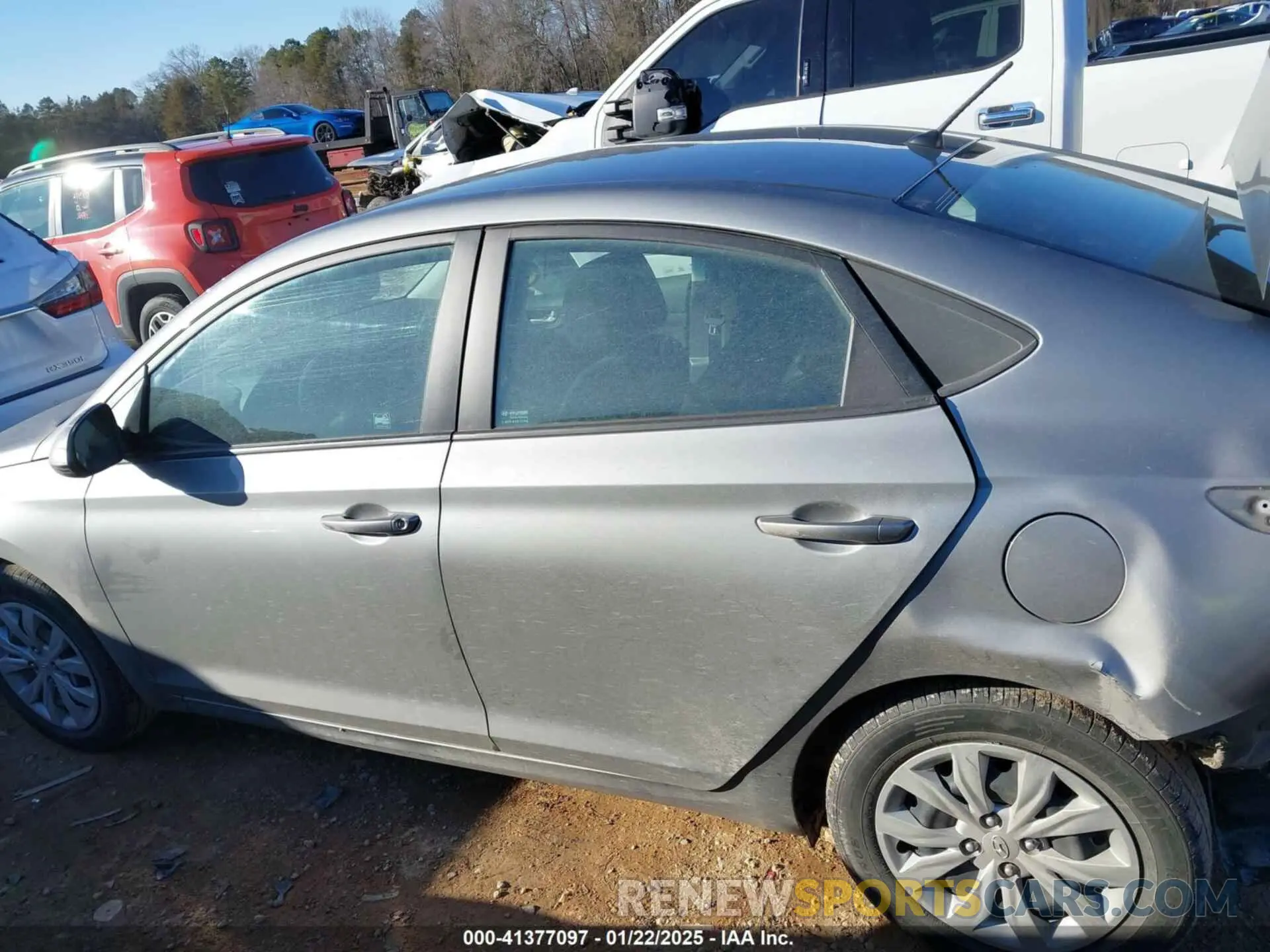 14 fotografías del automóvil dañado 3KPC24A64ME133603 HYUNDAI ACCENT 2021
