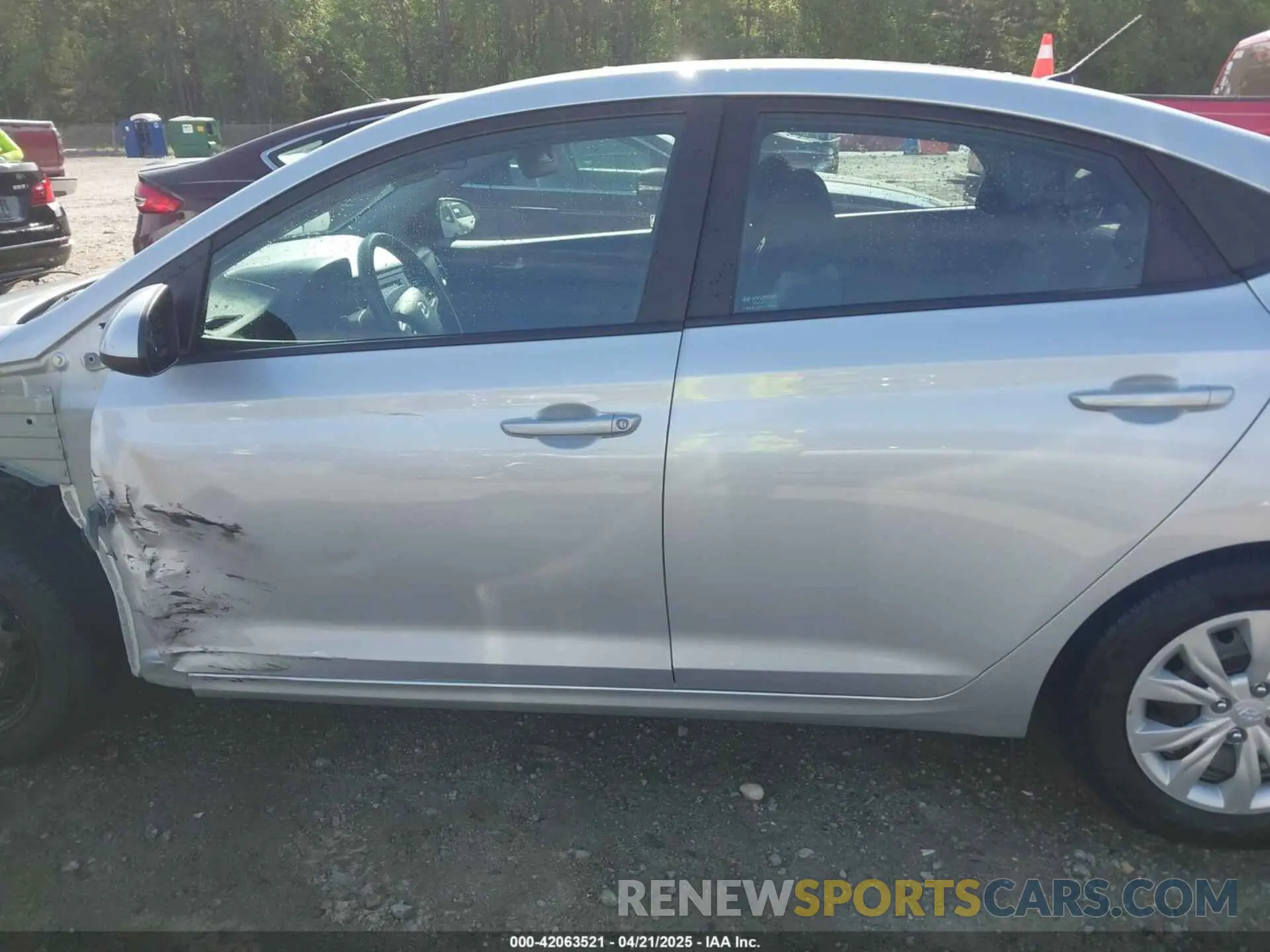 15 fotografías del automóvil dañado 3KPC24A64ME146982 HYUNDAI ACCENT 2021