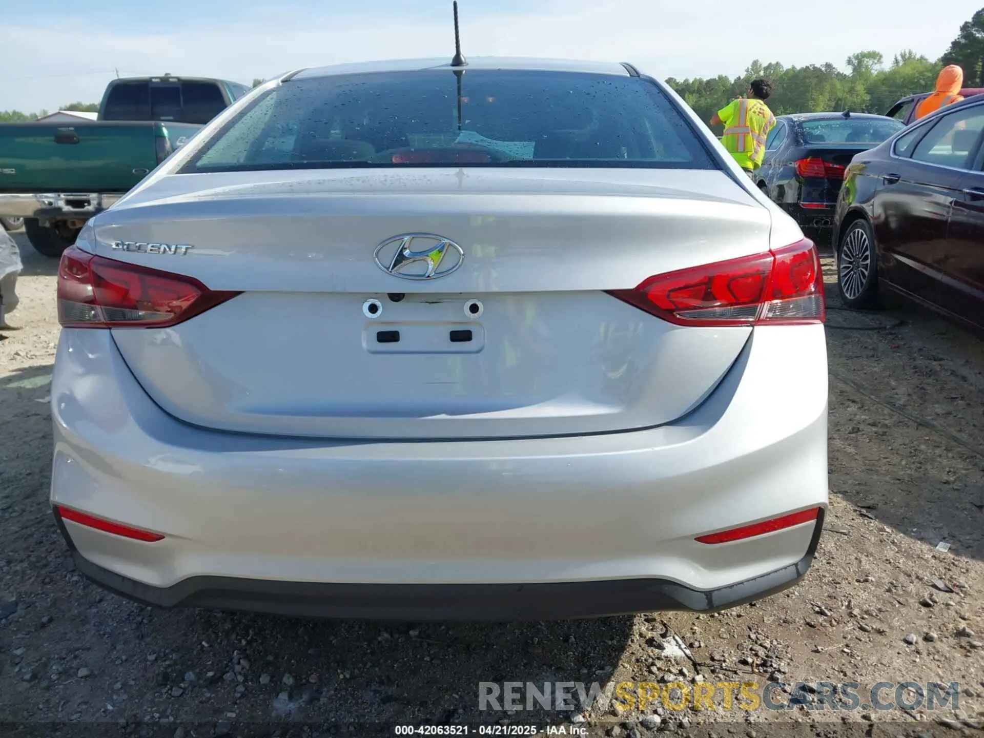 17 fotografías del automóvil dañado 3KPC24A64ME146982 HYUNDAI ACCENT 2021