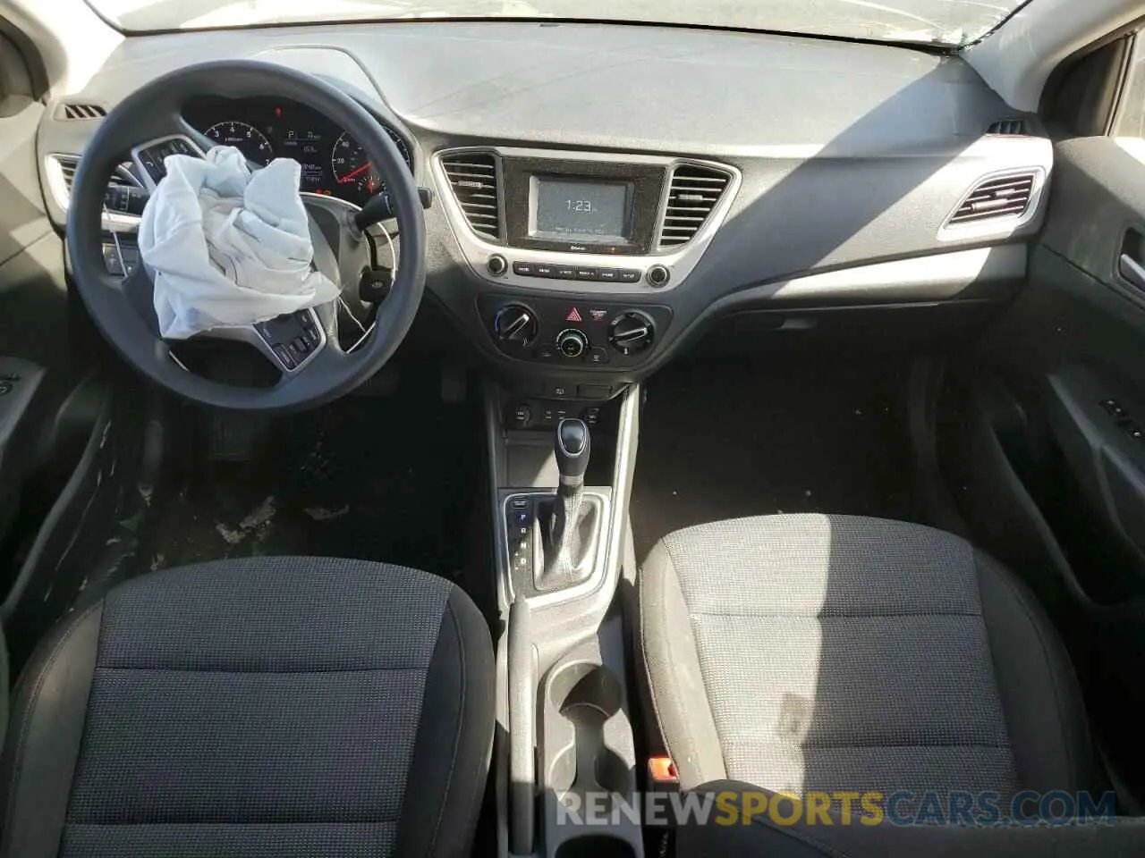 8 fotografías del automóvil dañado 3KPC24A65ME132671 HYUNDAI ACCENT 2021