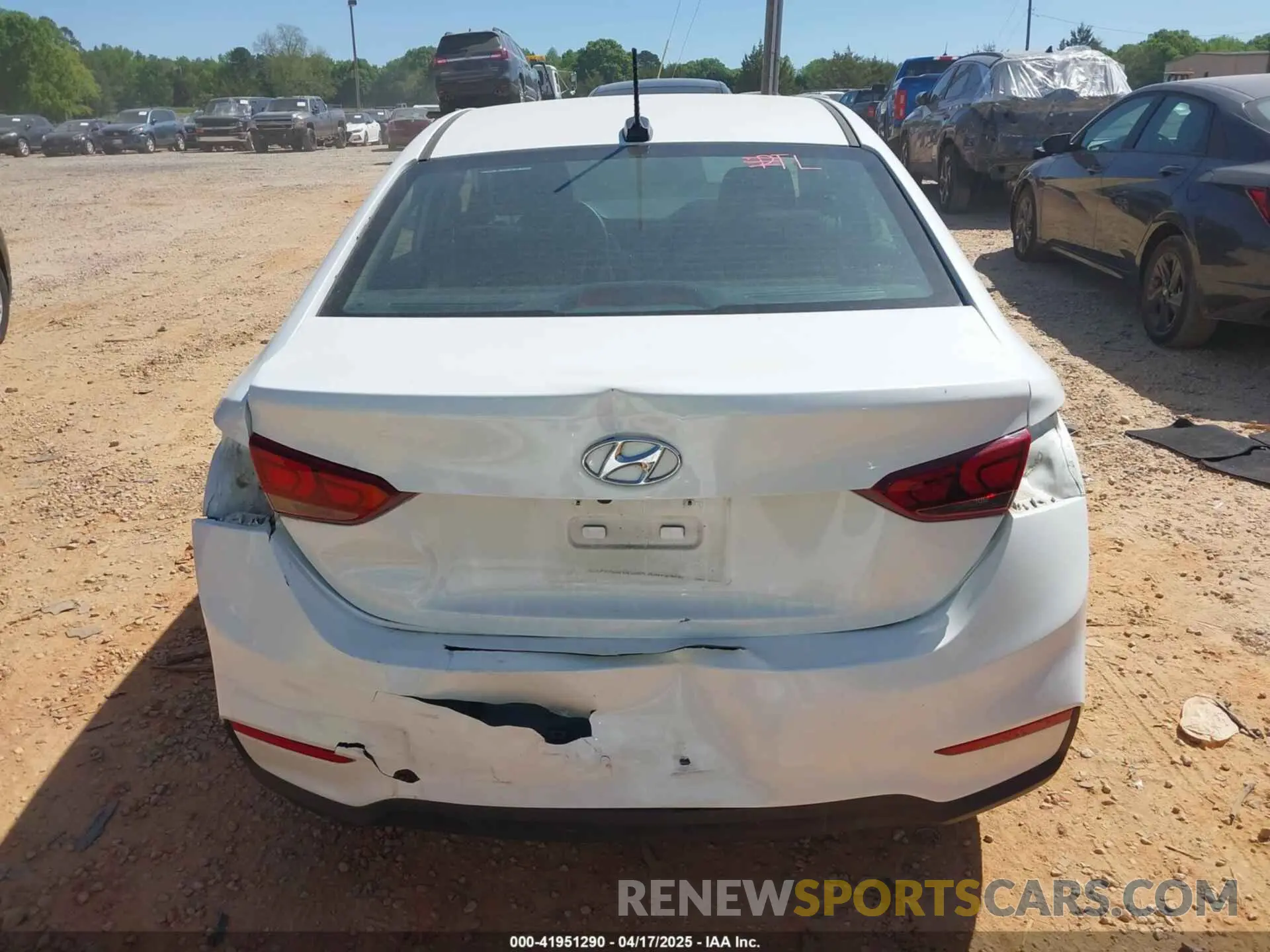 17 fotografías del automóvil dañado 3KPC24A65ME137479 HYUNDAI ACCENT 2021