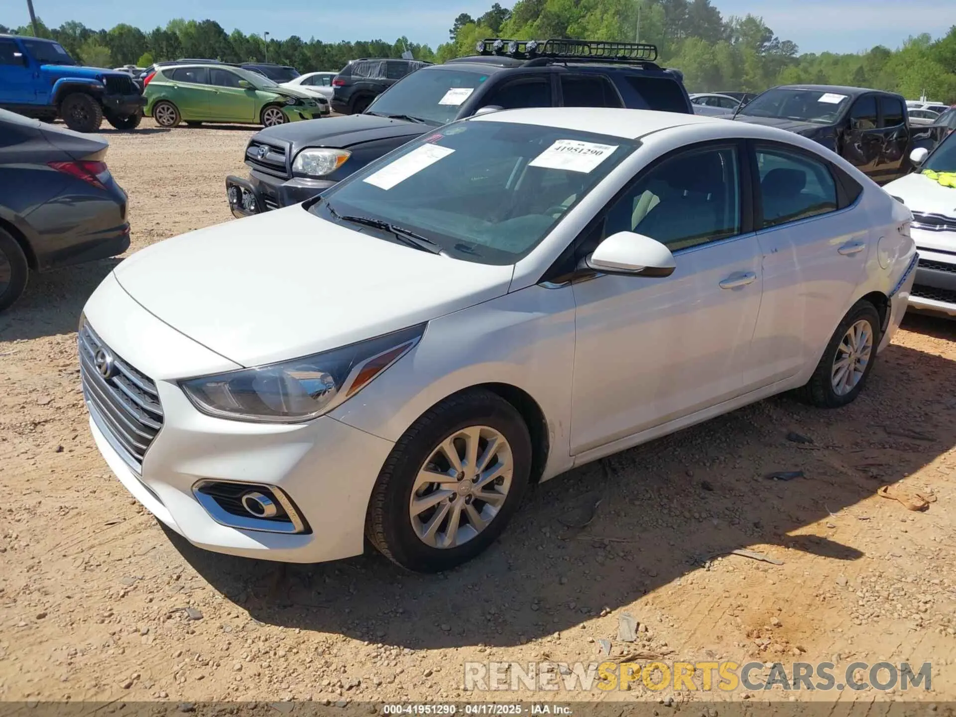2 fotografías del automóvil dañado 3KPC24A65ME137479 HYUNDAI ACCENT 2021