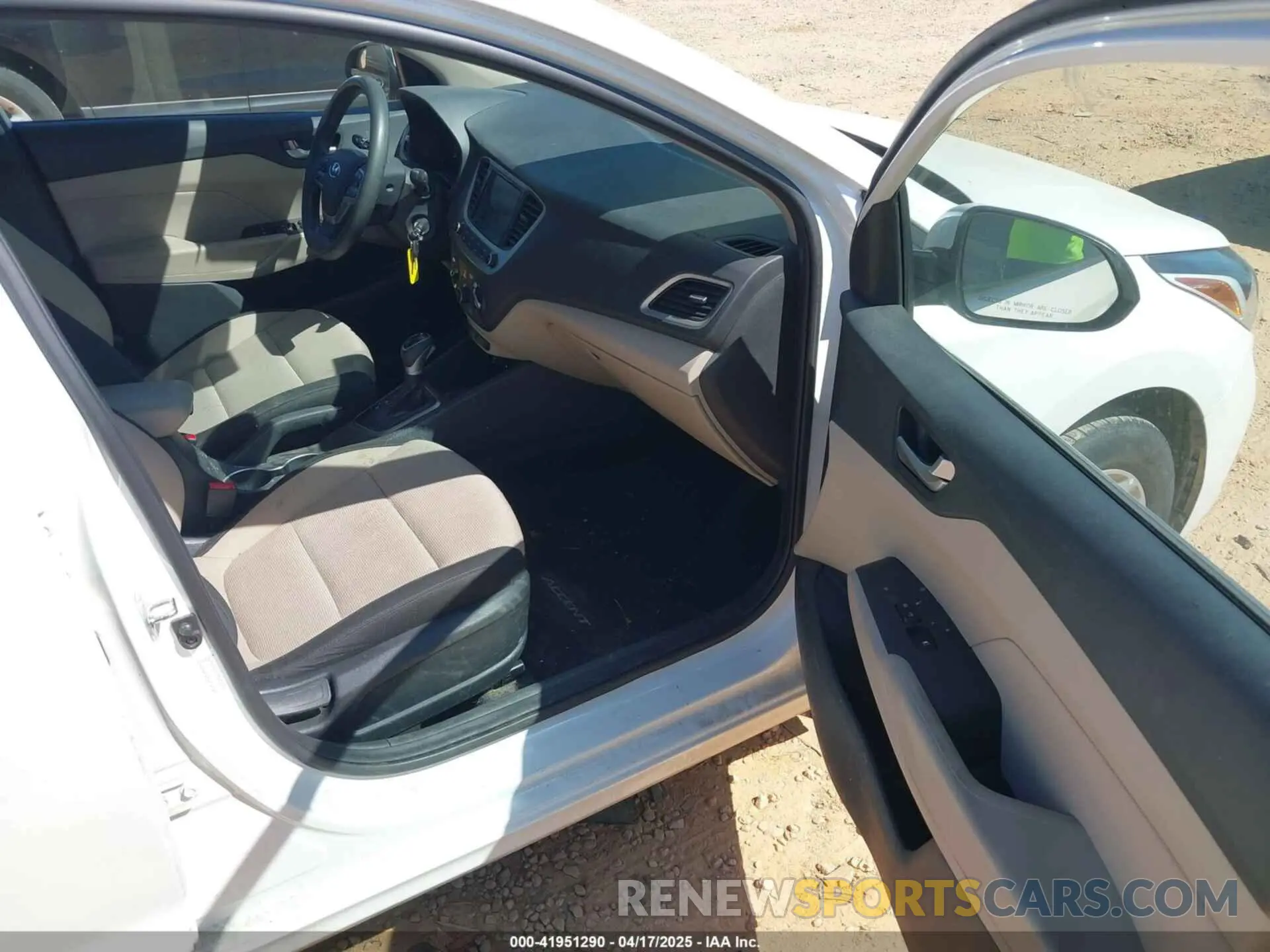 5 fotografías del automóvil dañado 3KPC24A65ME137479 HYUNDAI ACCENT 2021