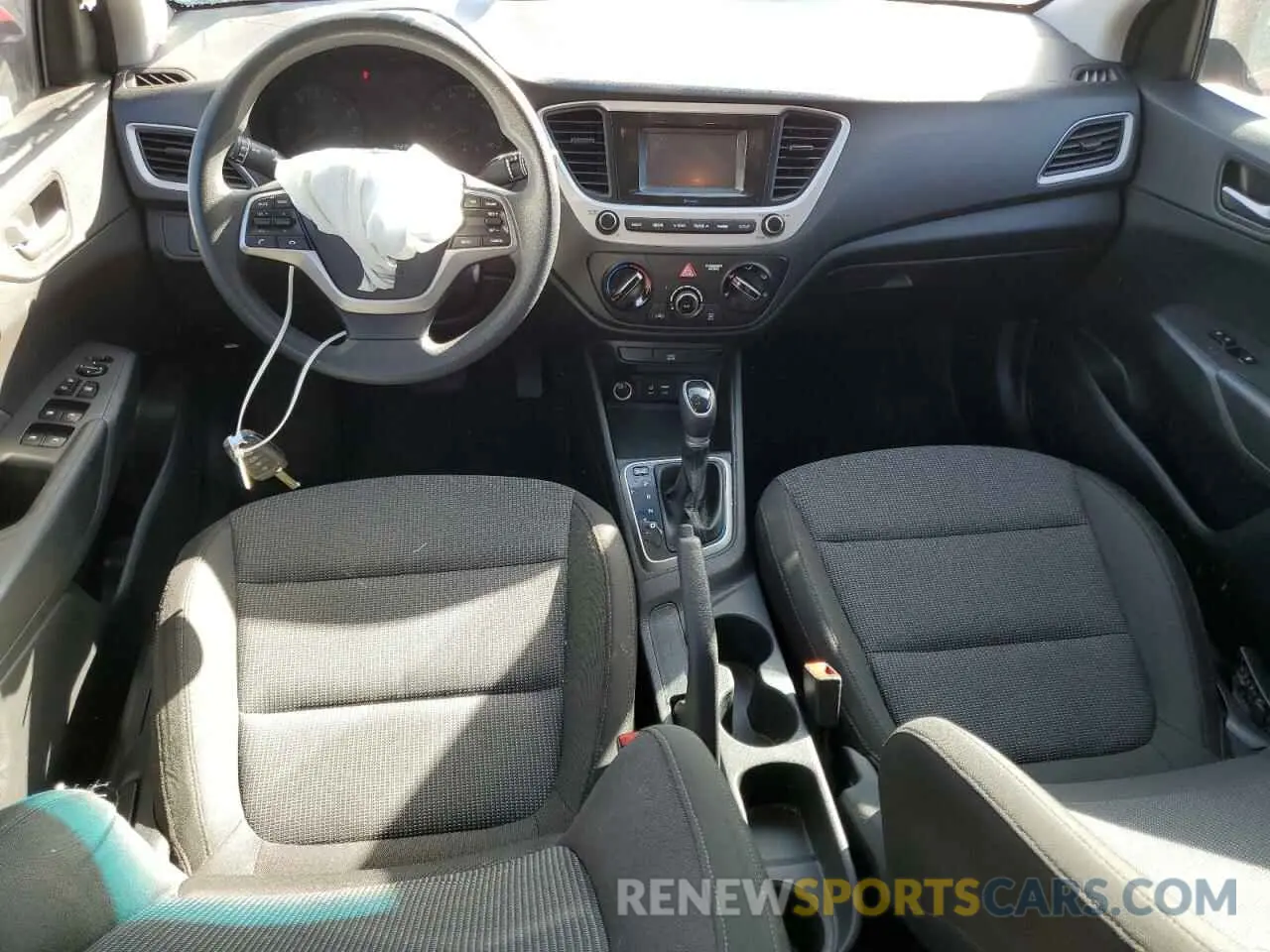 8 fotografías del automóvil dañado 3KPC24A65ME138390 HYUNDAI ACCENT 2021
