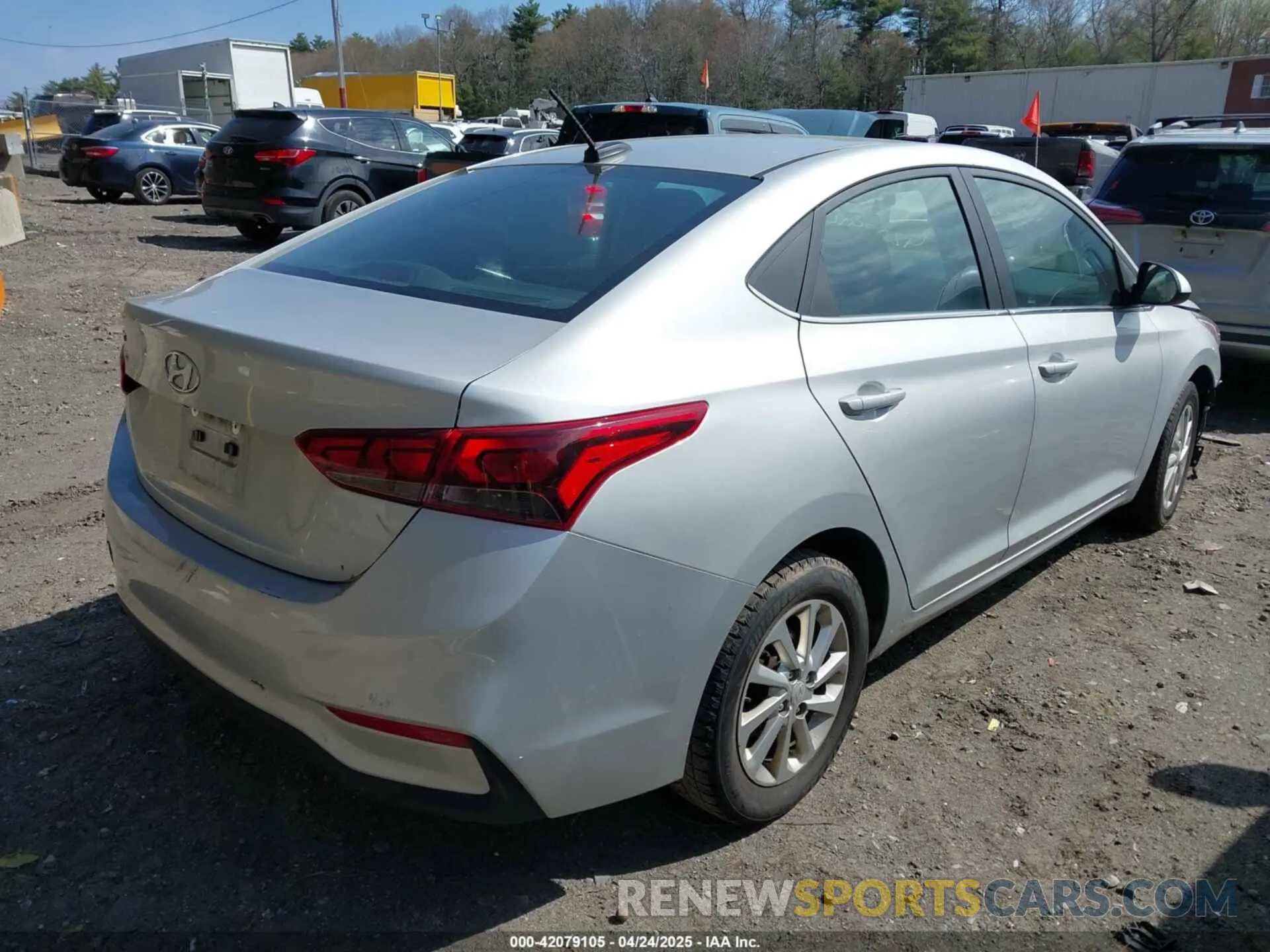4 fotografías del automóvil dañado 3KPC24A66ME146496 HYUNDAI ACCENT 2021