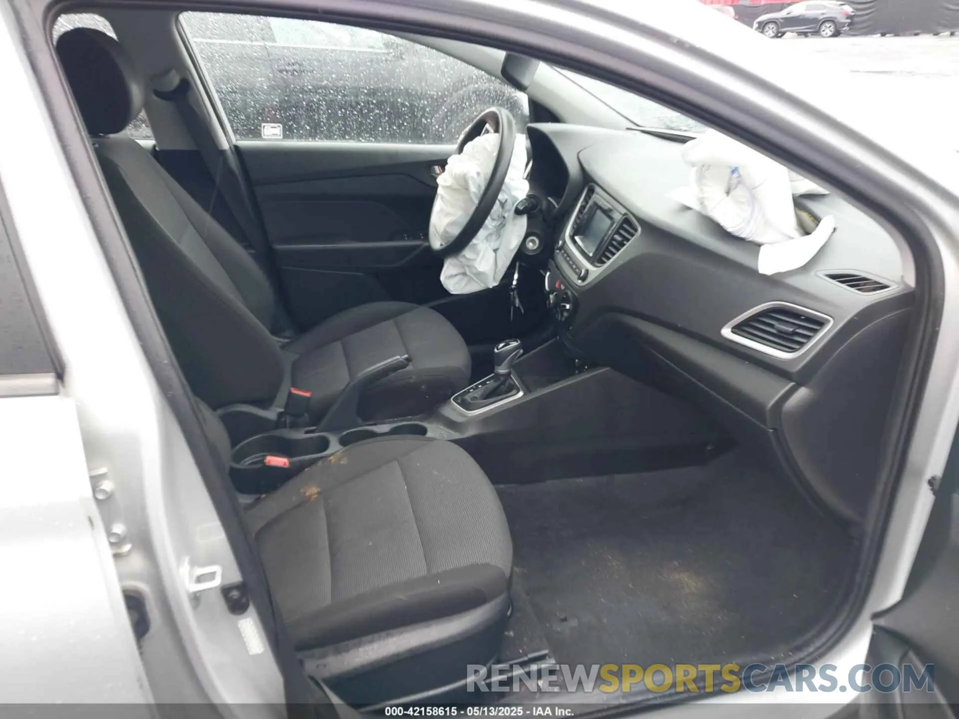 5 fotografías del automóvil dañado 3KPC24A68ME137279 HYUNDAI ACCENT 2021