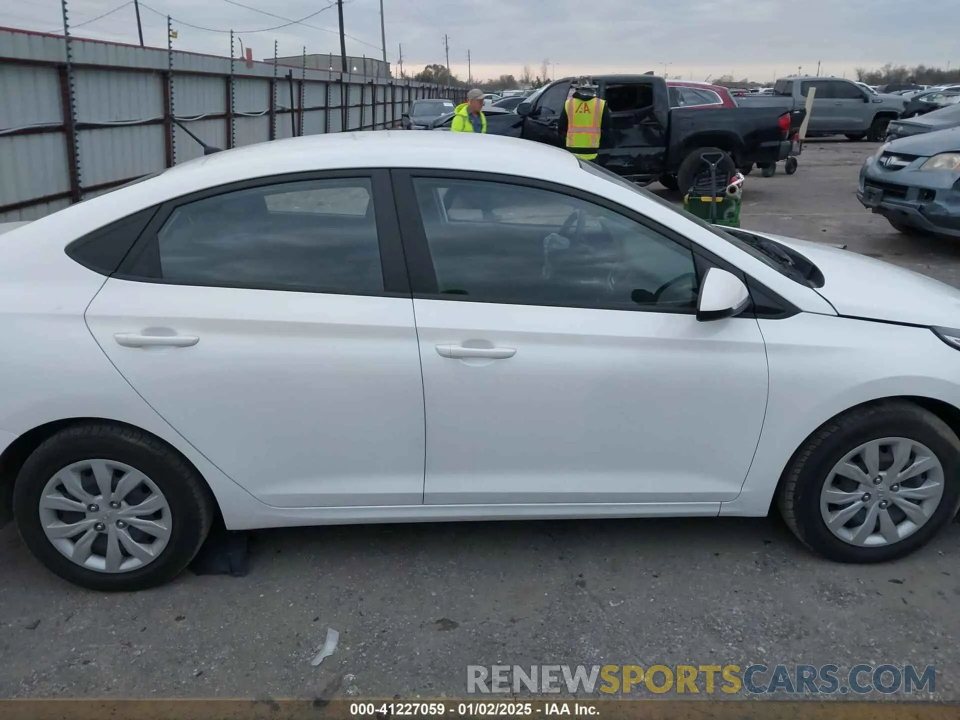 13 fotografías del automóvil dañado 3KPC24A69ME130602 HYUNDAI ACCENT 2021
