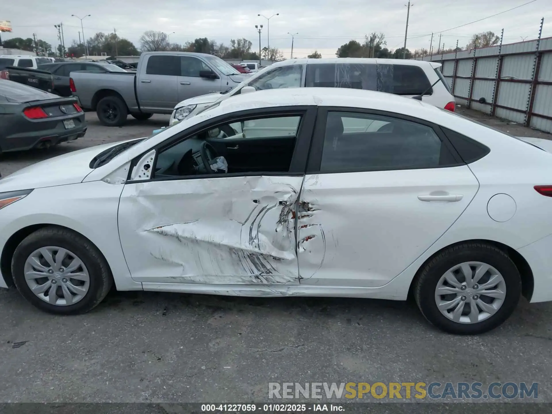 14 fotografías del automóvil dañado 3KPC24A69ME130602 HYUNDAI ACCENT 2021