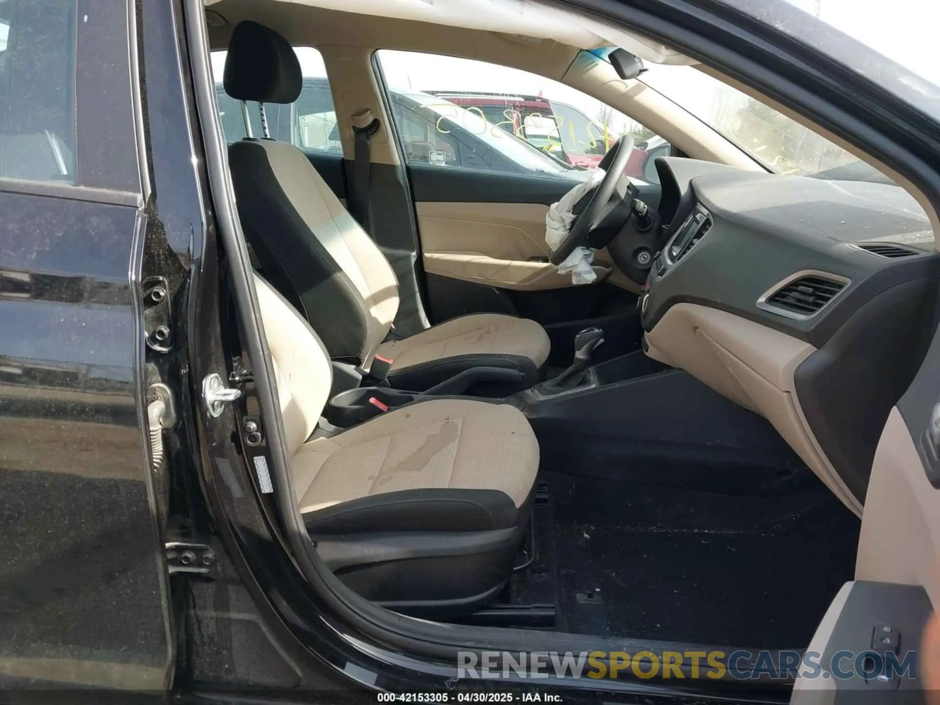 5 fotografías del automóvil dañado 3KPC24A69ME135802 HYUNDAI ACCENT 2021