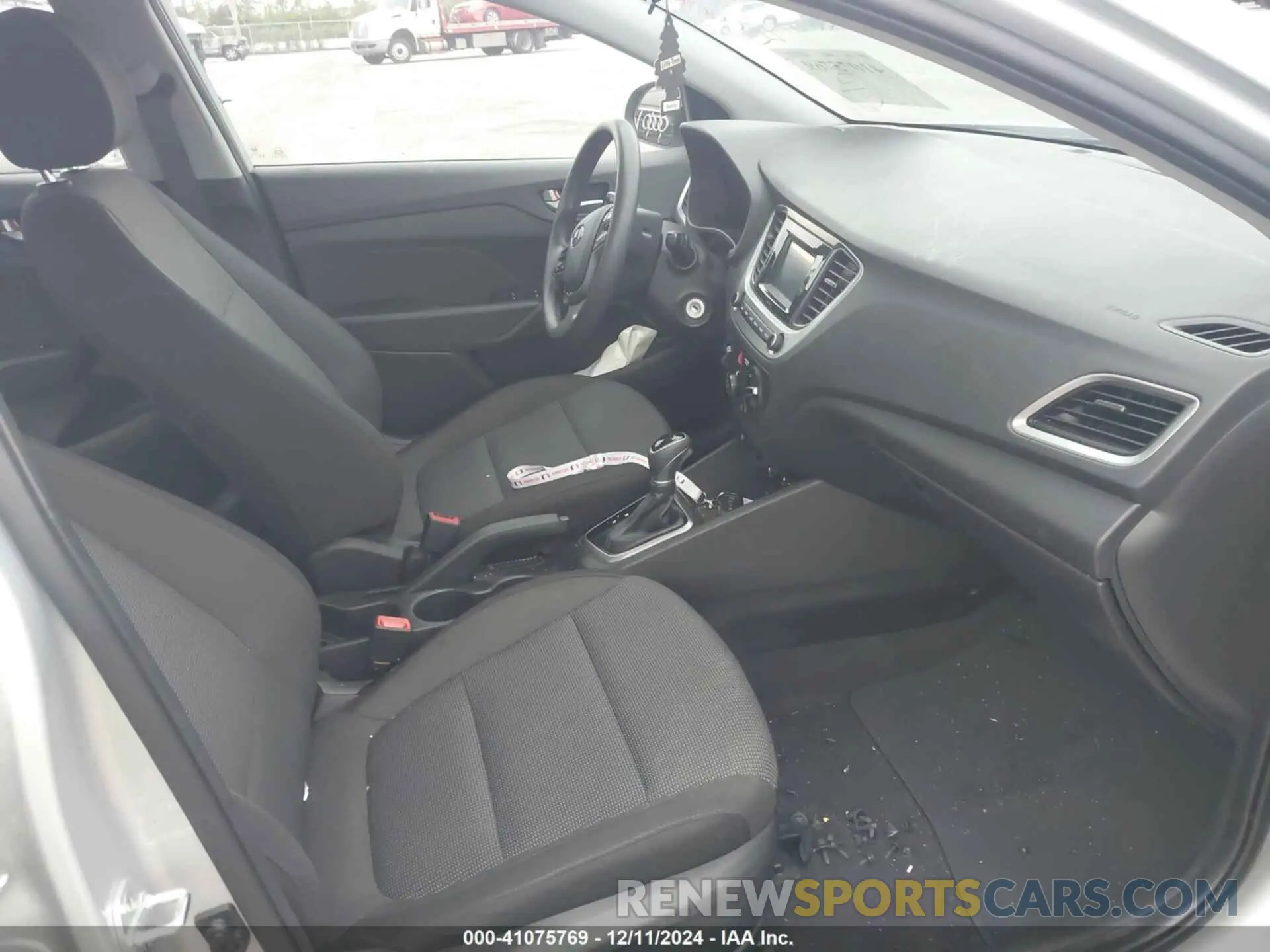 5 fotografías del automóvil dañado 3KPC24A6XME148736 HYUNDAI ACCENT 2021