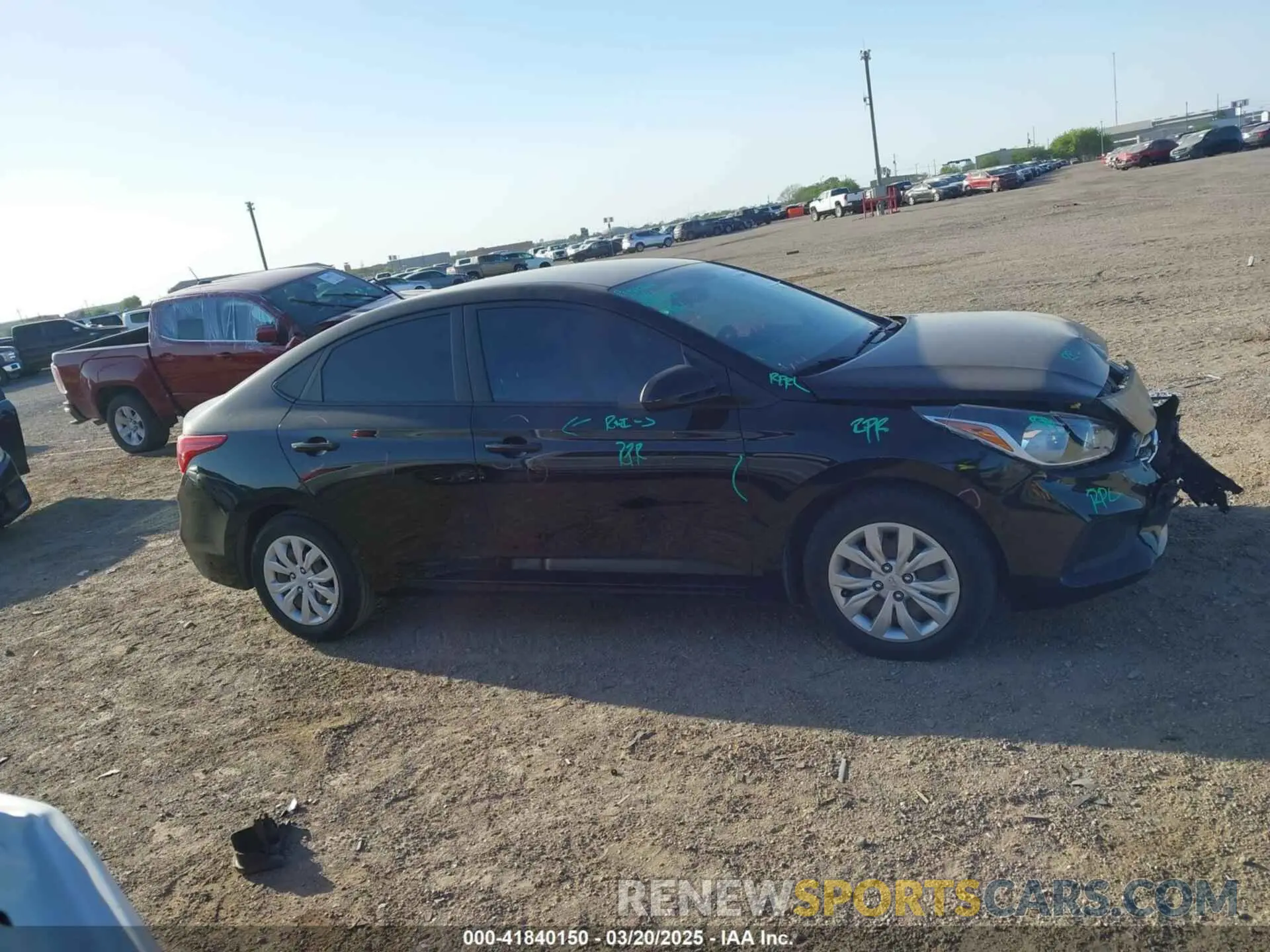 13 fotografías del automóvil dañado 3KPC24A62NE158081 HYUNDAI ACCENT 2022