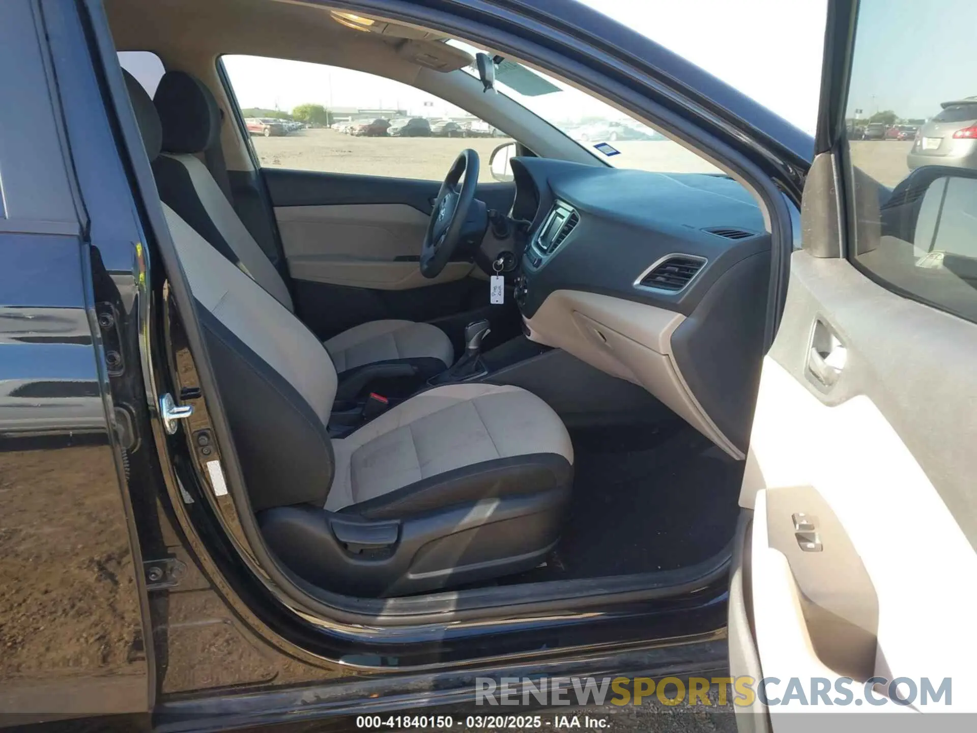 5 fotografías del automóvil dañado 3KPC24A62NE158081 HYUNDAI ACCENT 2022