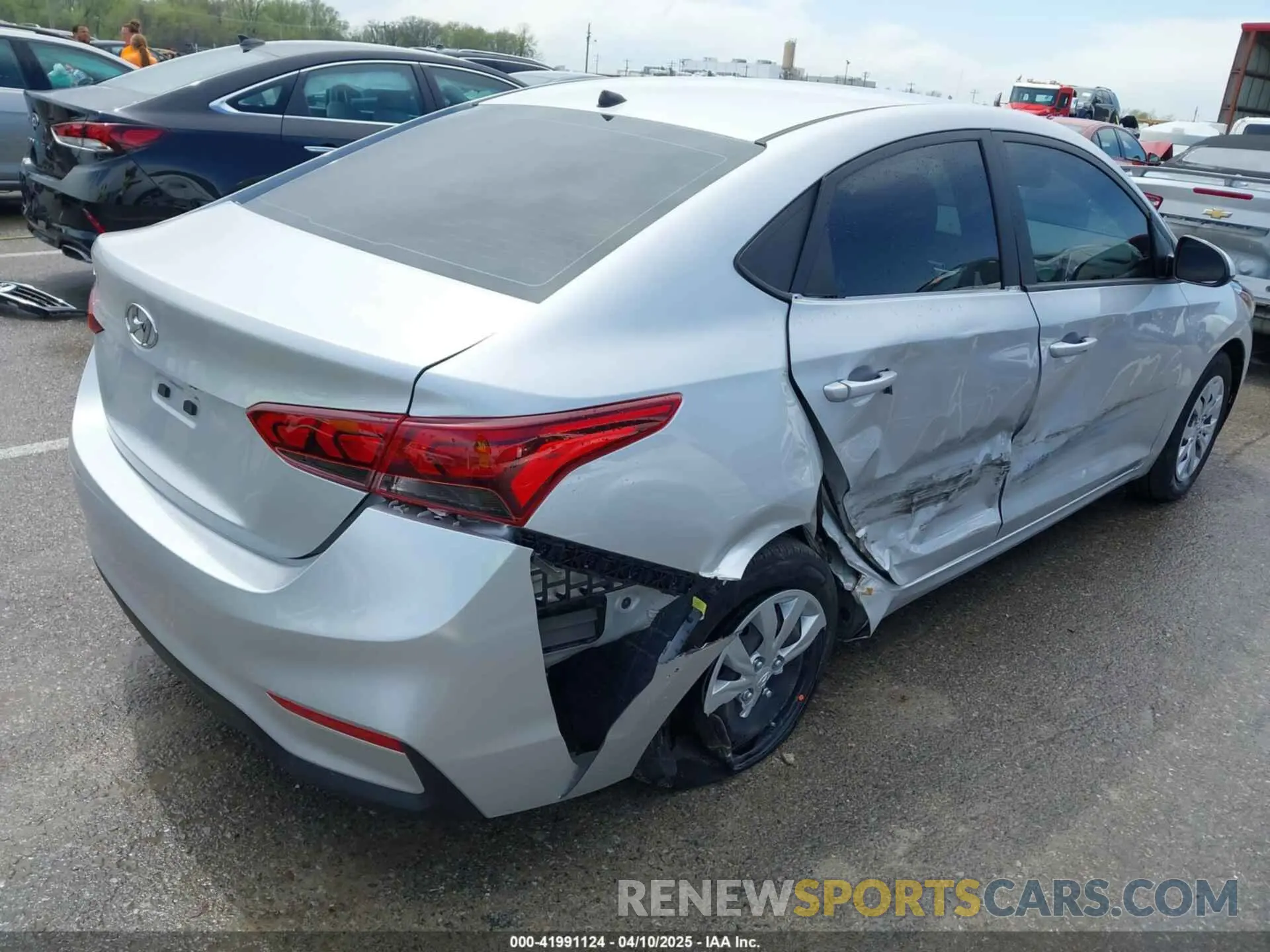 4 fotografías del automóvil dañado 3KPC24A62NE167945 HYUNDAI ACCENT 2022