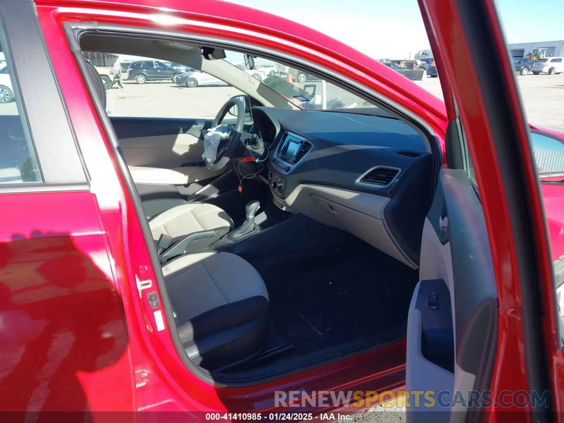 5 fotografías del automóvil dañado 3KPC24A63NE178131 HYUNDAI ACCENT 2022