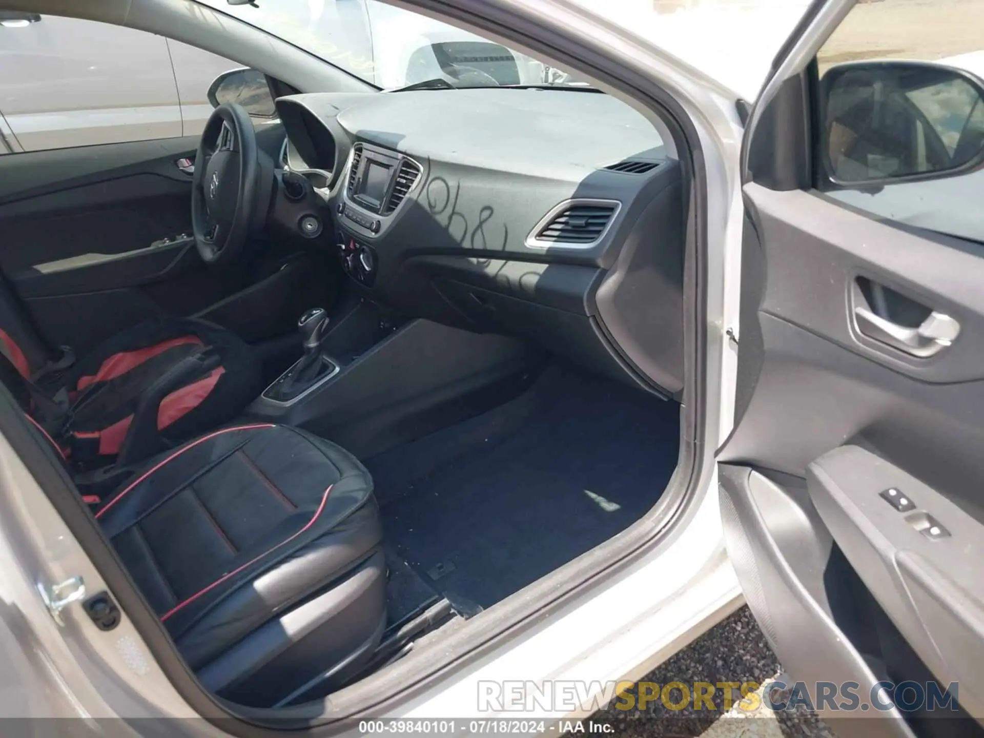 5 fotografías del automóvil dañado 3KPC24A65NE174288 HYUNDAI ACCENT 2022