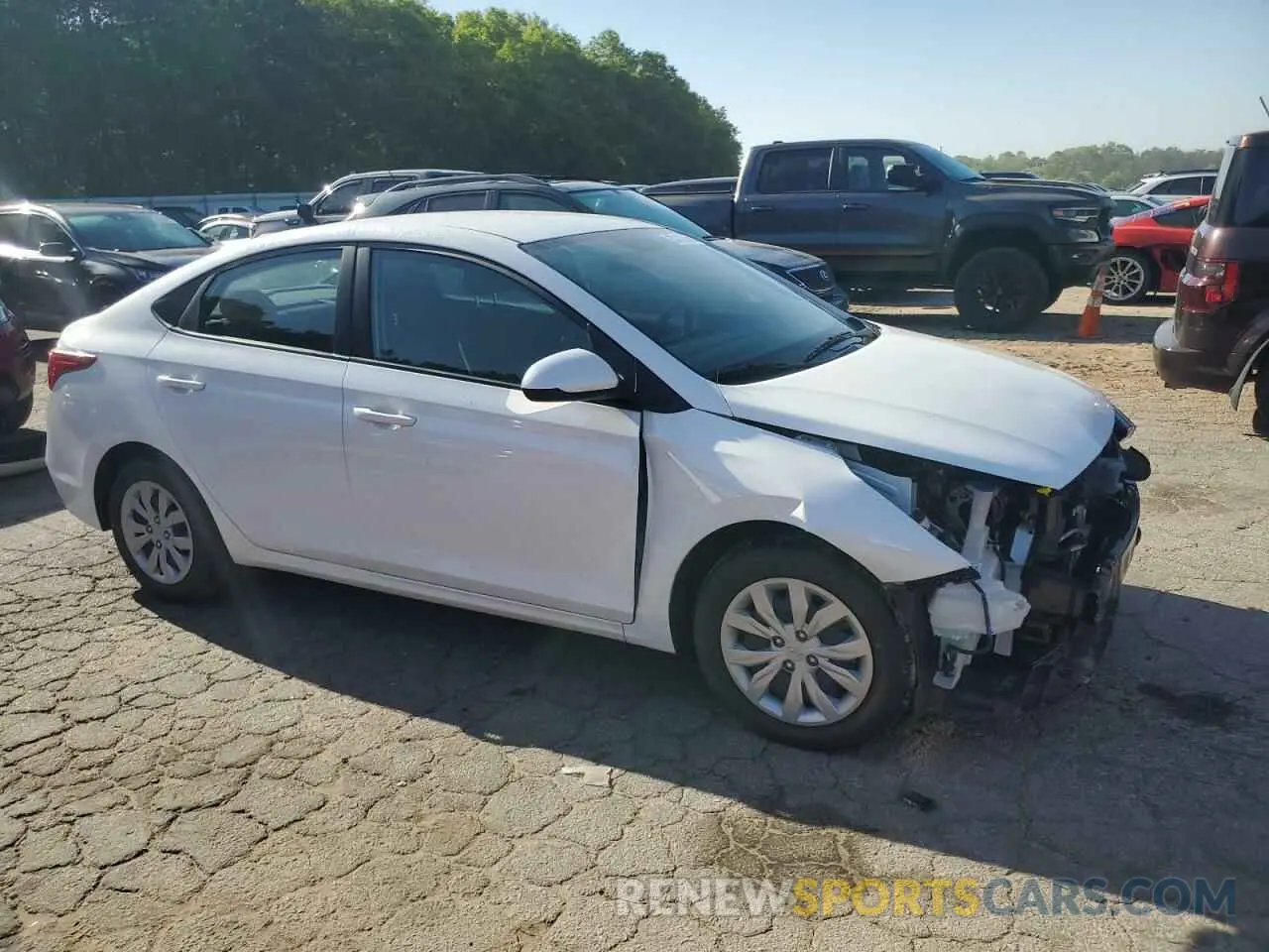 4 fotografías del automóvil dañado 3KPC24A66NE170234 HYUNDAI ACCENT 2022