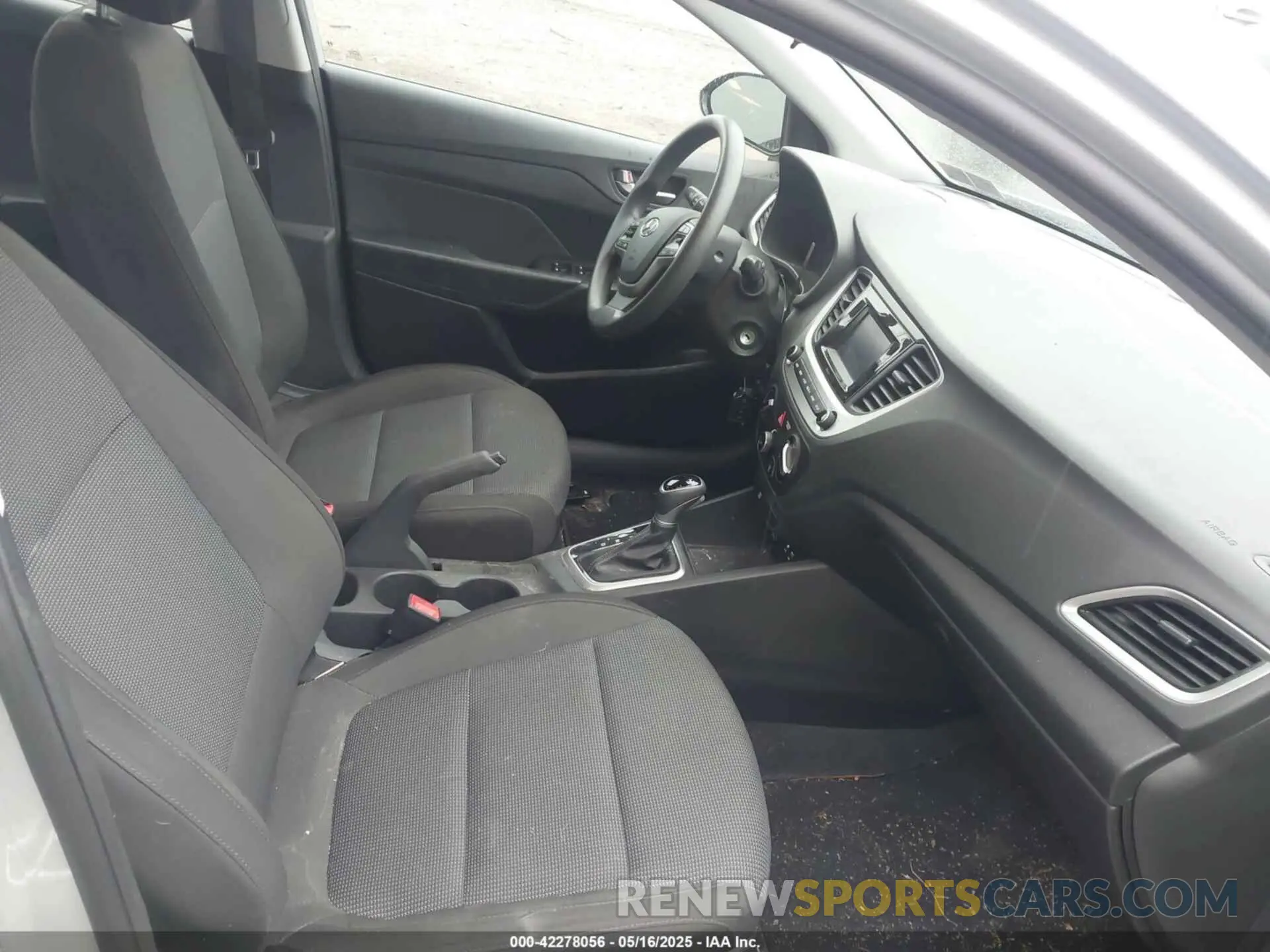 5 fotografías del automóvil dañado 3KPC24A67NE179167 HYUNDAI ACCENT 2022