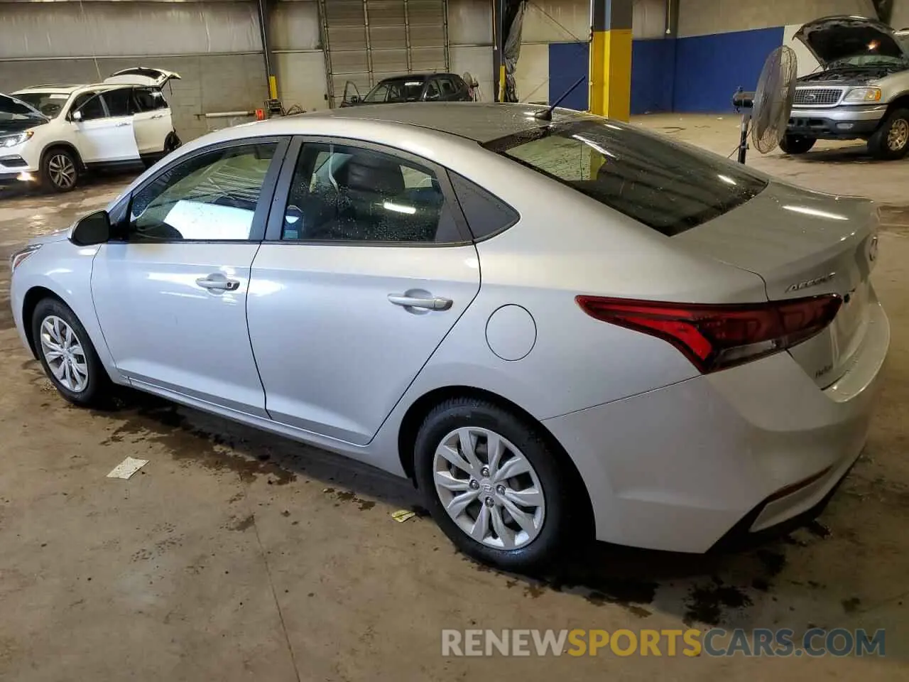 2 fotografías del automóvil dañado 3KPC24A68NE158599 HYUNDAI ACCENT 2022