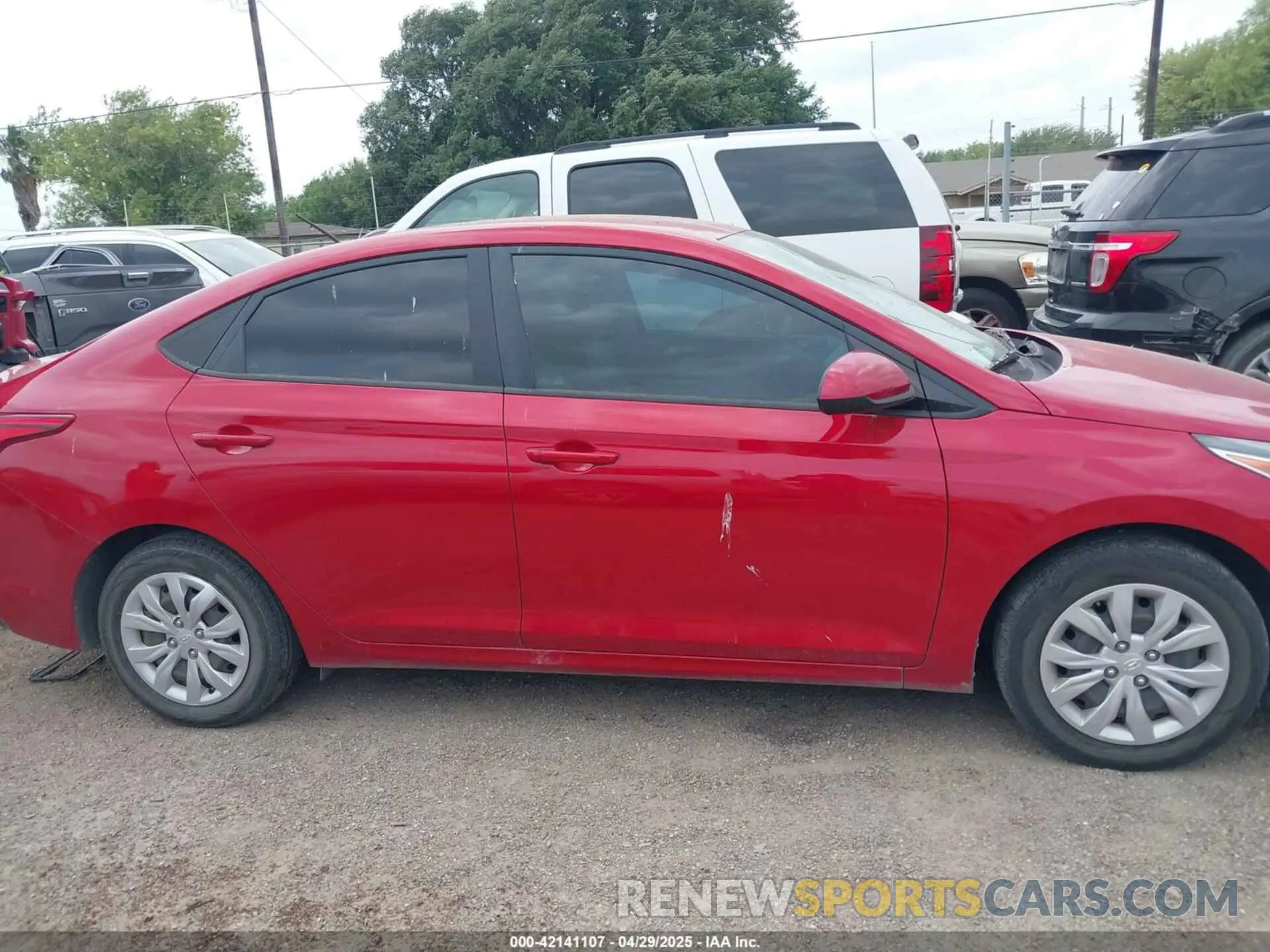 13 fotografías del automóvil dañado 3KPC24A69NE157588 HYUNDAI ACCENT 2022