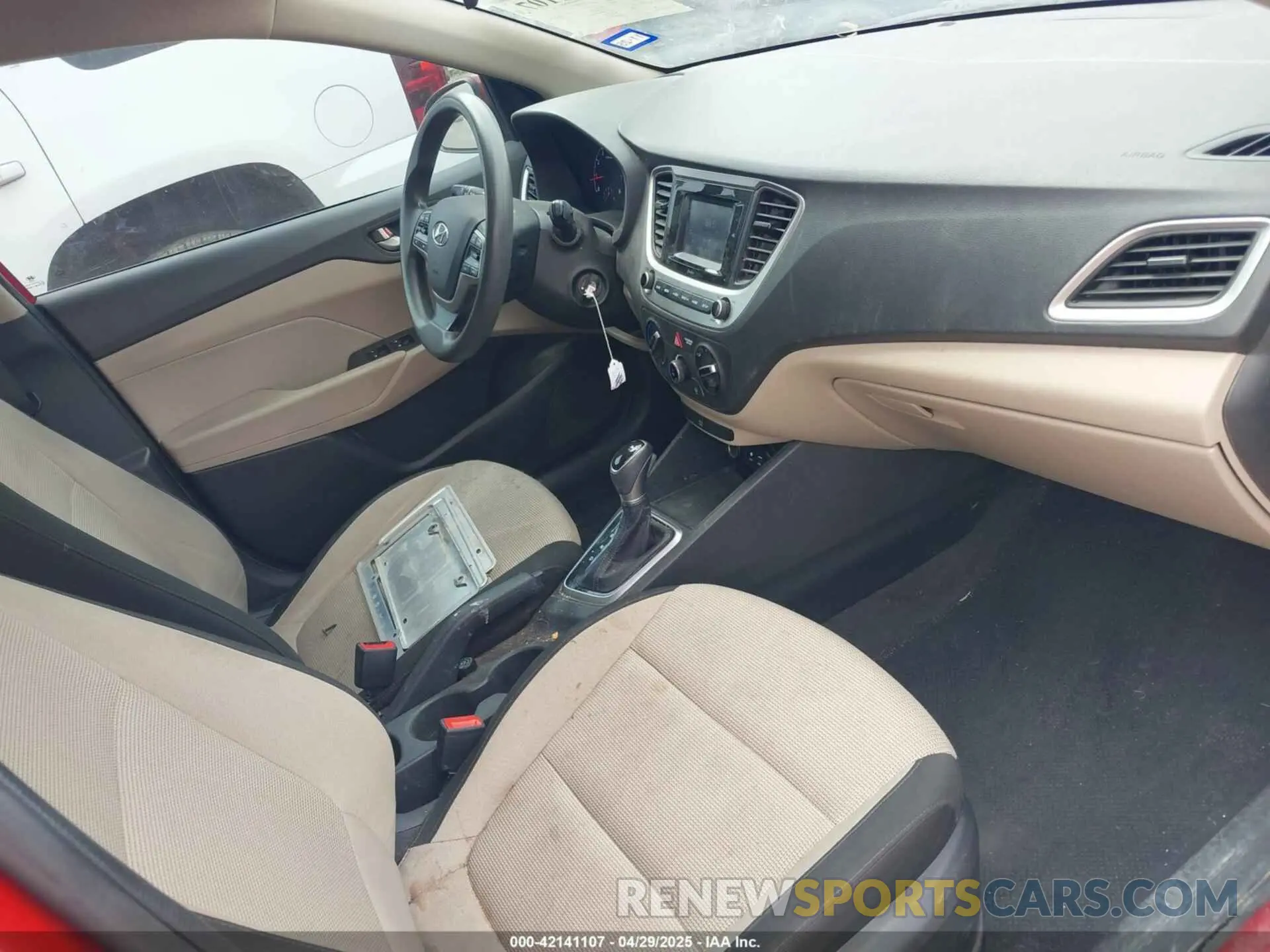 5 fotografías del automóvil dañado 3KPC24A69NE157588 HYUNDAI ACCENT 2022