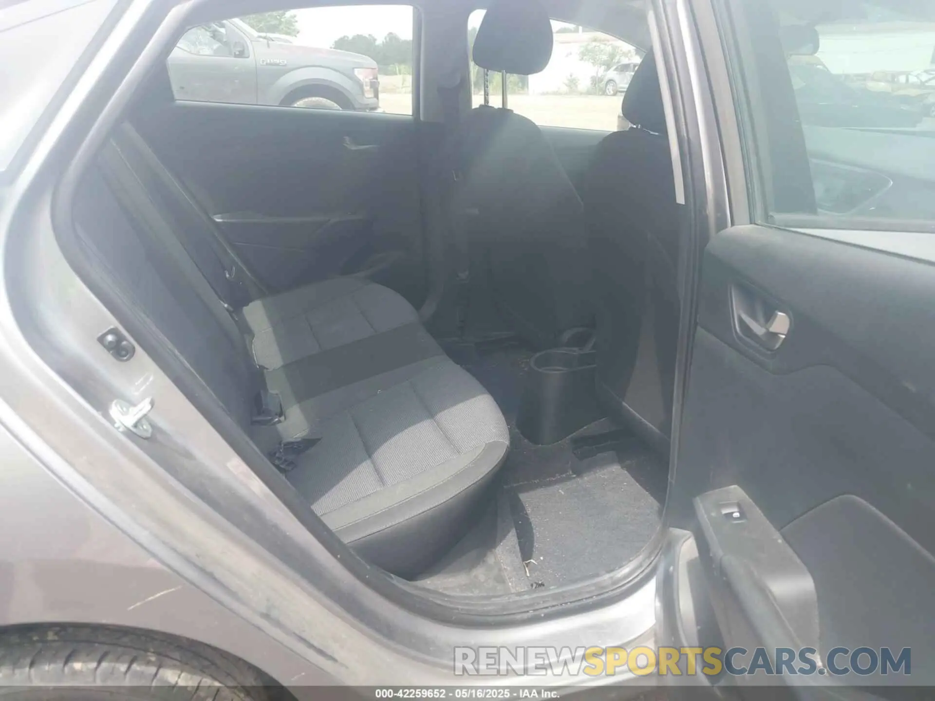8 fotografías del automóvil dañado 3KPC24A69NE183575 HYUNDAI ACCENT 2022