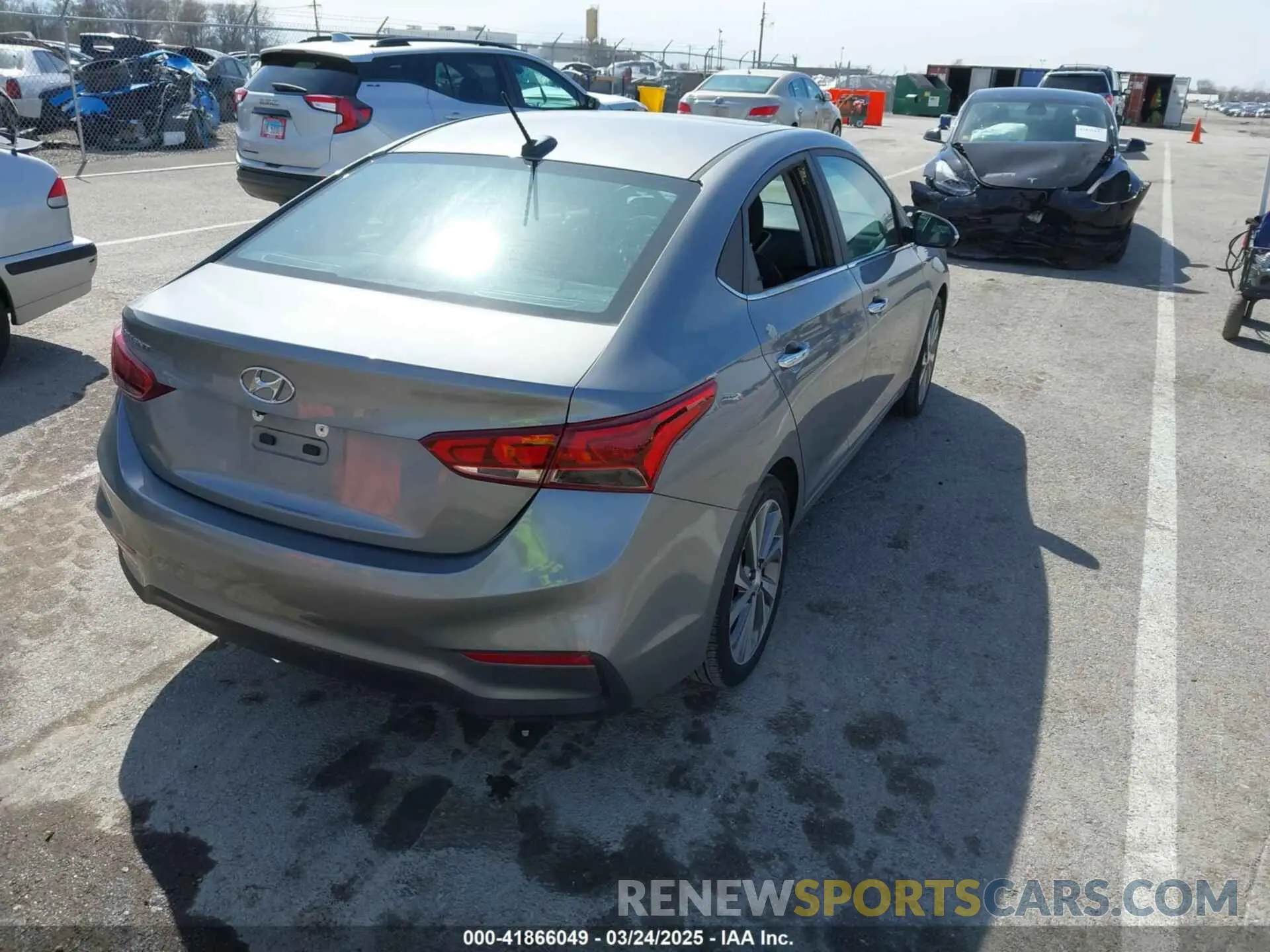 4 fotografías del automóvil dañado 3KPC34A64NE157480 HYUNDAI ACCENT 2022