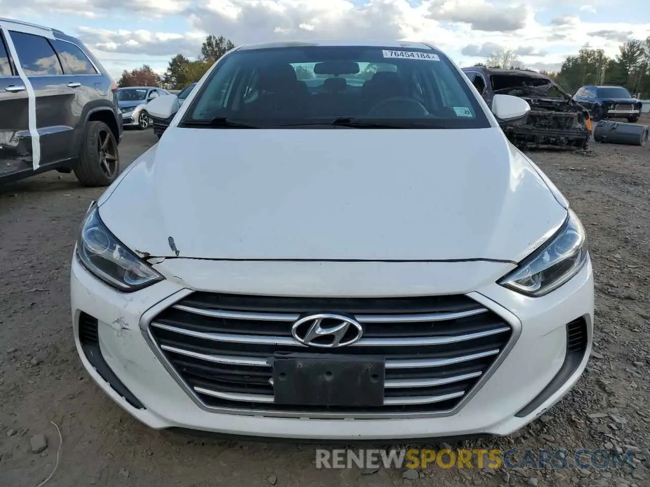 5 fotografías del automóvil dañado 5NPD84LF5JH265762 HYUNDAI ELANTRA 2018