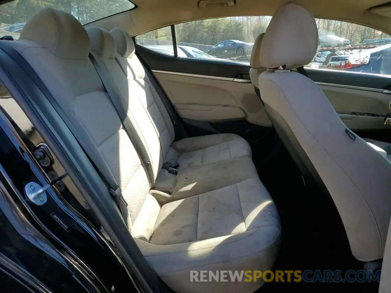 10 fotografías del automóvil dañado 5NPD74LF0KH432646 HYUNDAI ELANTRA 2019