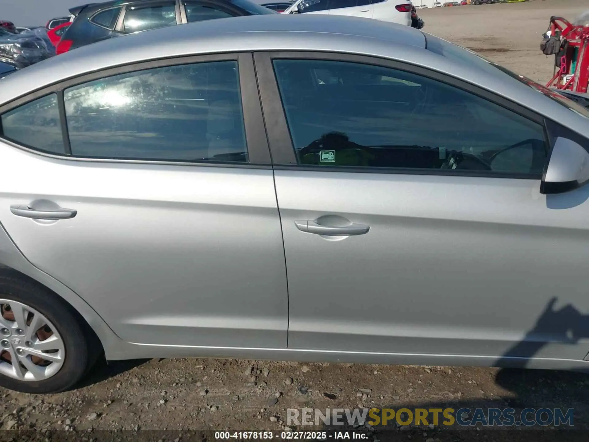14 fotografías del automóvil dañado 5NPD74LF0KH433862 HYUNDAI ELANTRA 2019