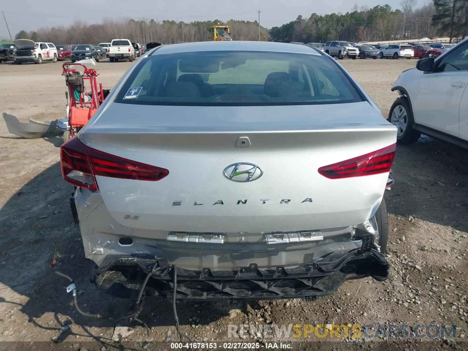 17 fotografías del automóvil dañado 5NPD74LF0KH433862 HYUNDAI ELANTRA 2019
