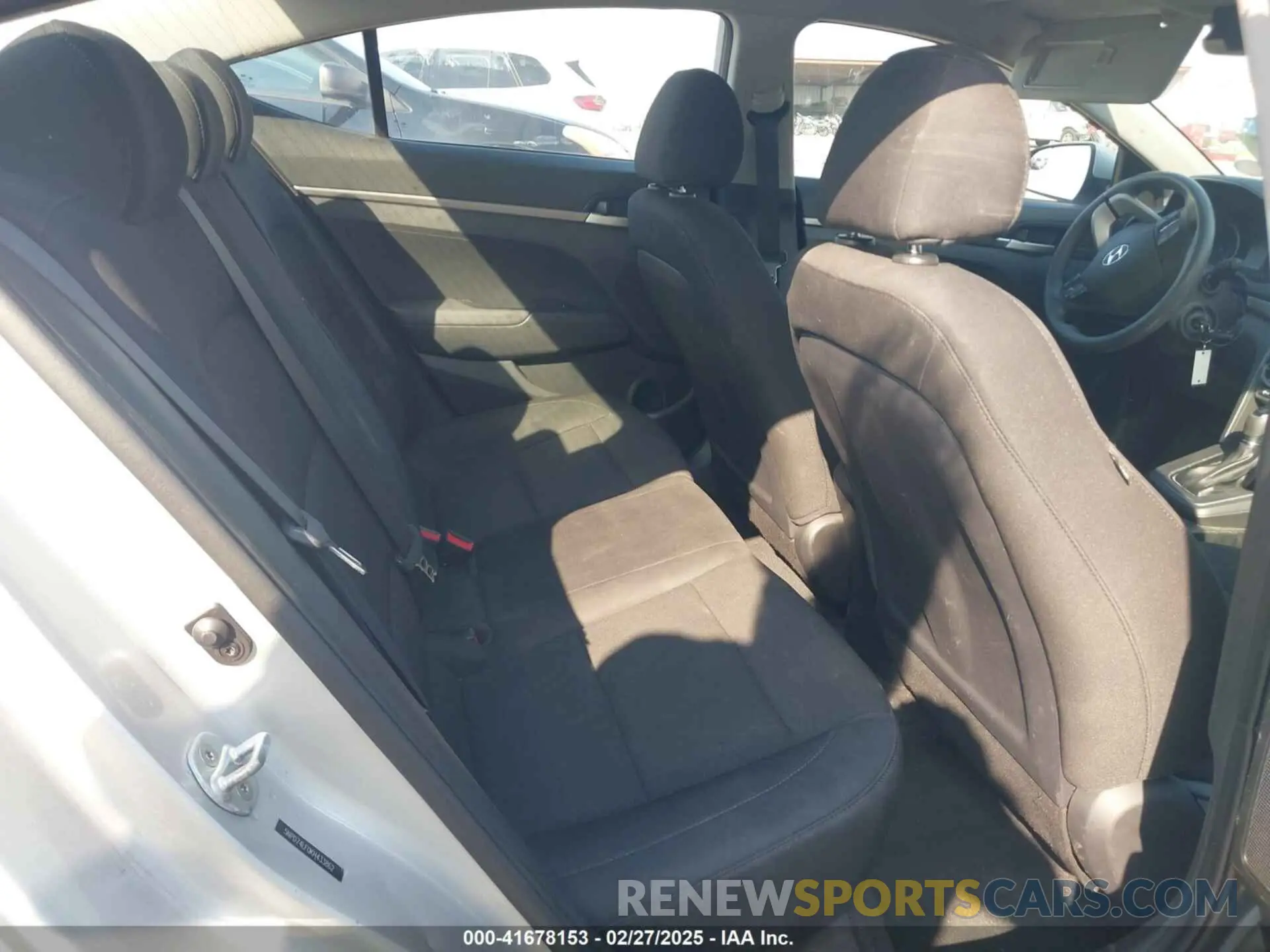 8 fotografías del automóvil dañado 5NPD74LF0KH433862 HYUNDAI ELANTRA 2019