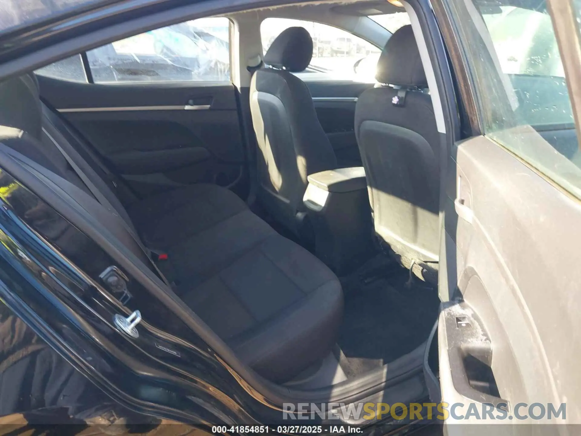 8 fotografías del automóvil dañado 5NPD74LF0KH441668 HYUNDAI ELANTRA 2019