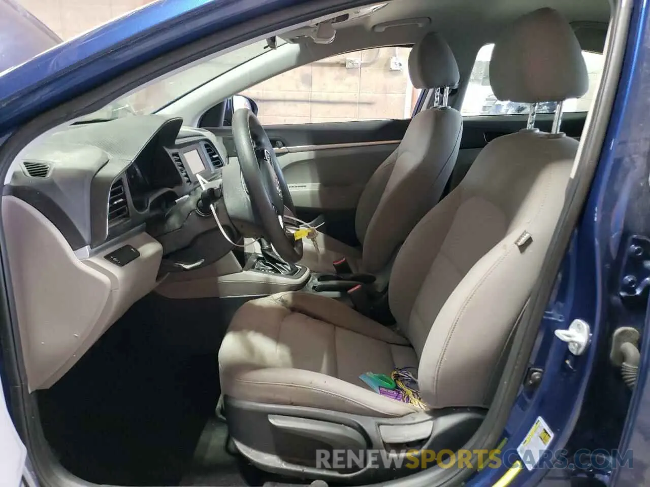 7 fotografías del automóvil dañado 5NPD74LF0KH482902 HYUNDAI ELANTRA 2019