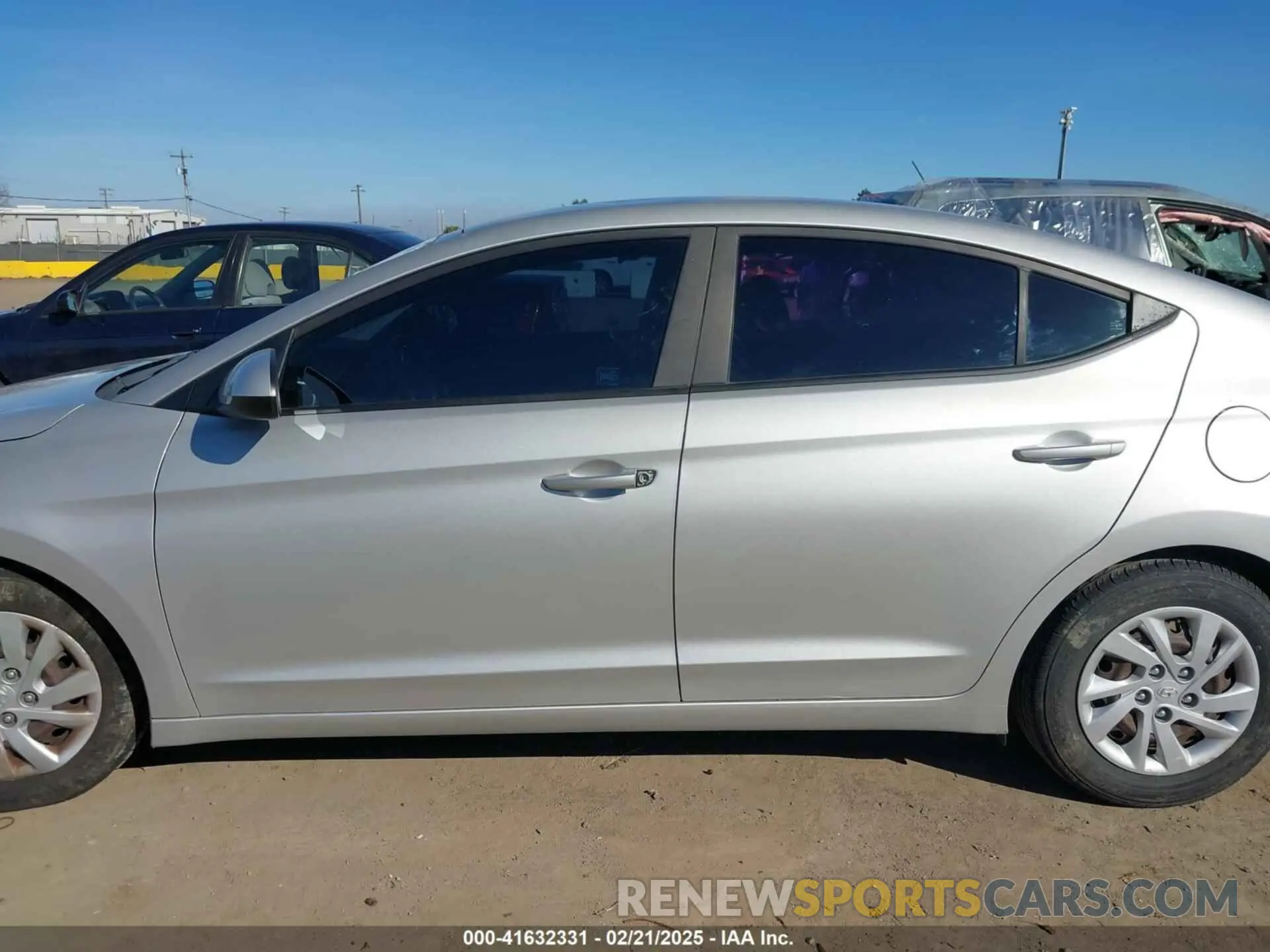 14 fotografías del automóvil dañado 5NPD74LF0KH483497 HYUNDAI ELANTRA 2019