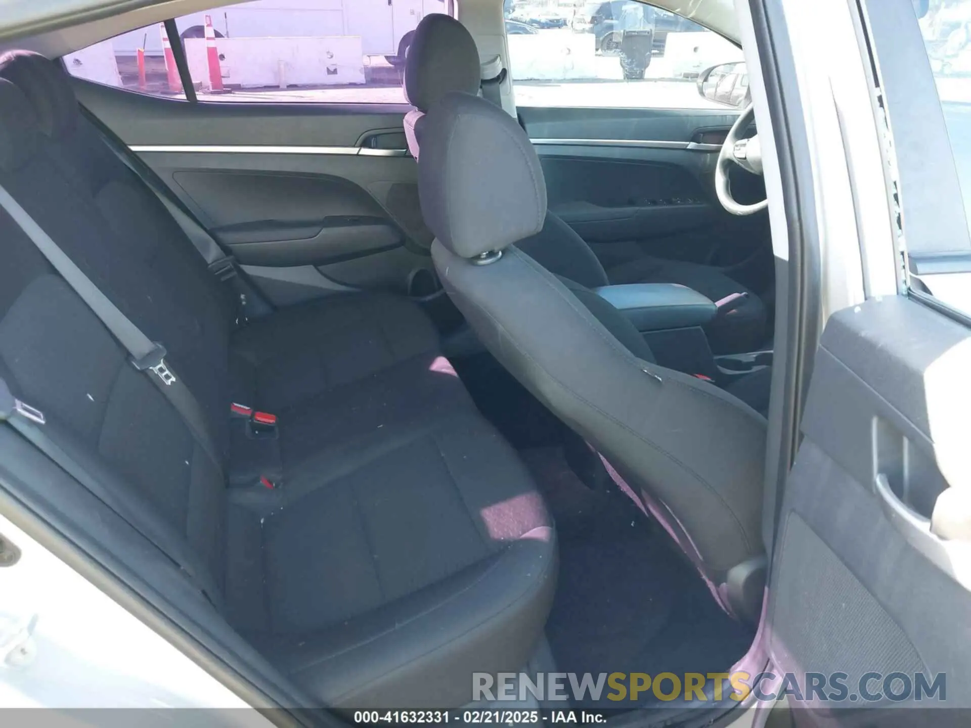 8 fotografías del automóvil dañado 5NPD74LF0KH483497 HYUNDAI ELANTRA 2019