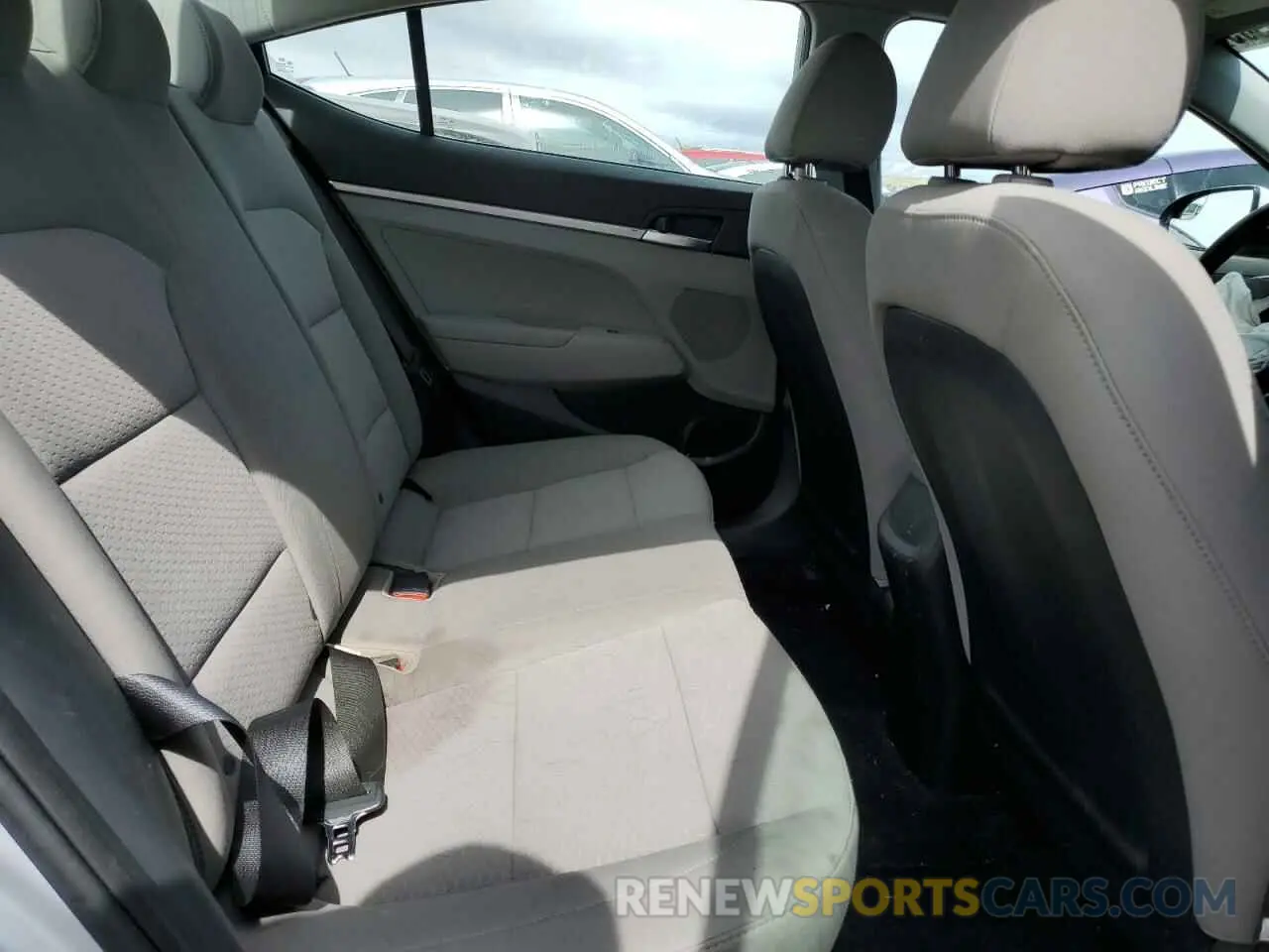 10 fotografías del automóvil dañado 5NPD74LF0KH485346 HYUNDAI ELANTRA 2019