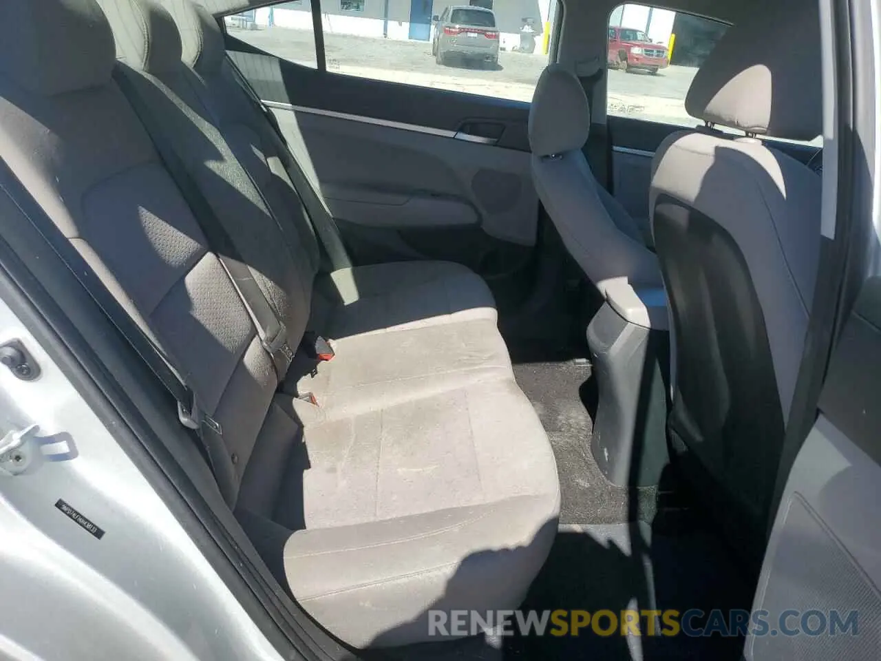 11 fotografías del automóvil dañado 5NPD74LF1KH438133 HYUNDAI ELANTRA 2019