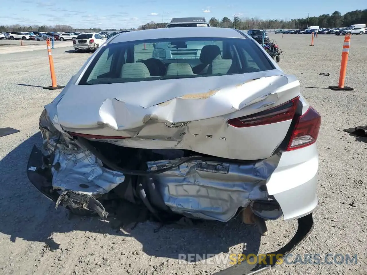 6 fotografías del automóvil dañado 5NPD74LF1KH438133 HYUNDAI ELANTRA 2019