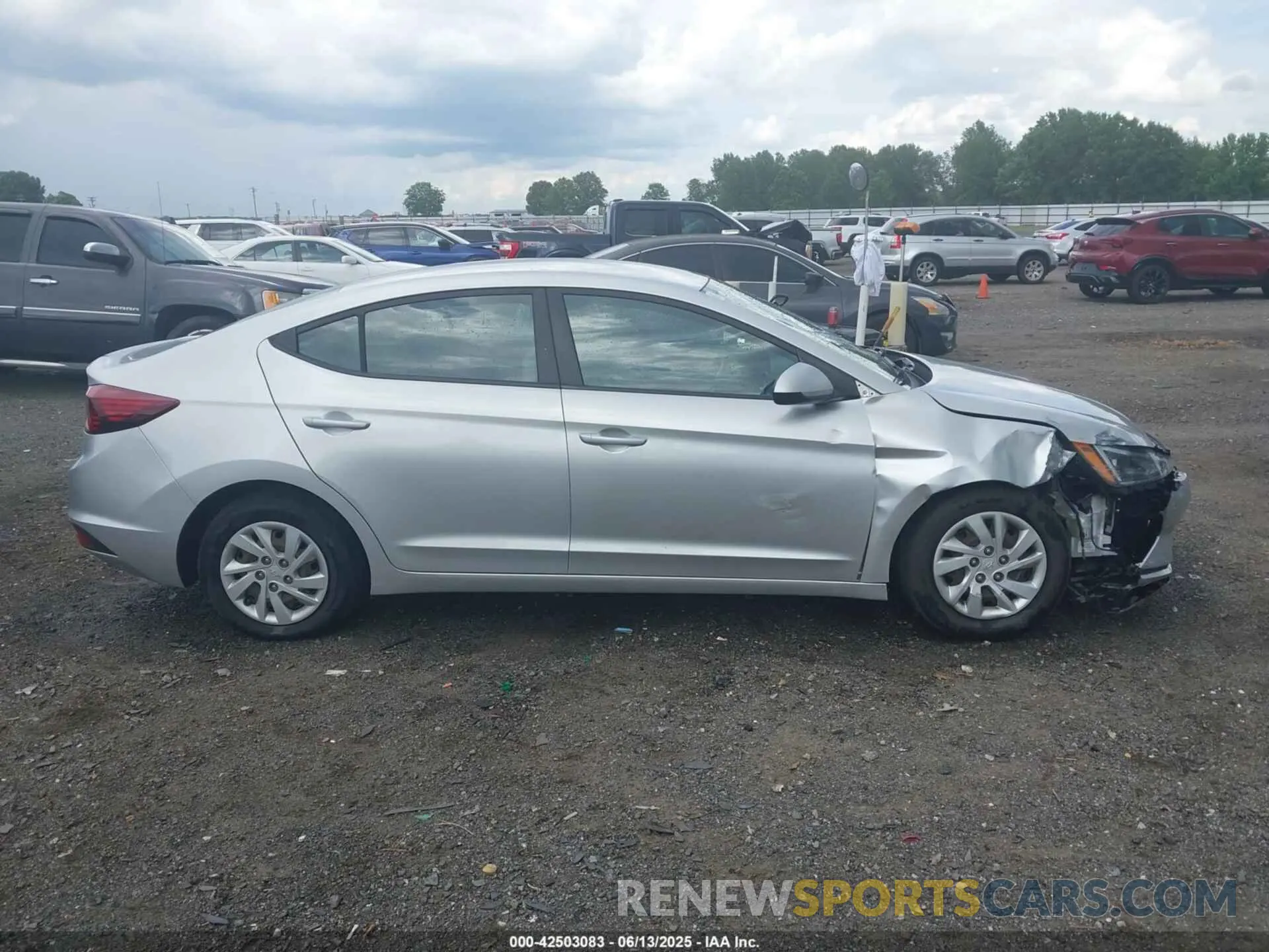 13 fotografías del automóvil dañado 5NPD74LF2KH474221 HYUNDAI ELANTRA 2019