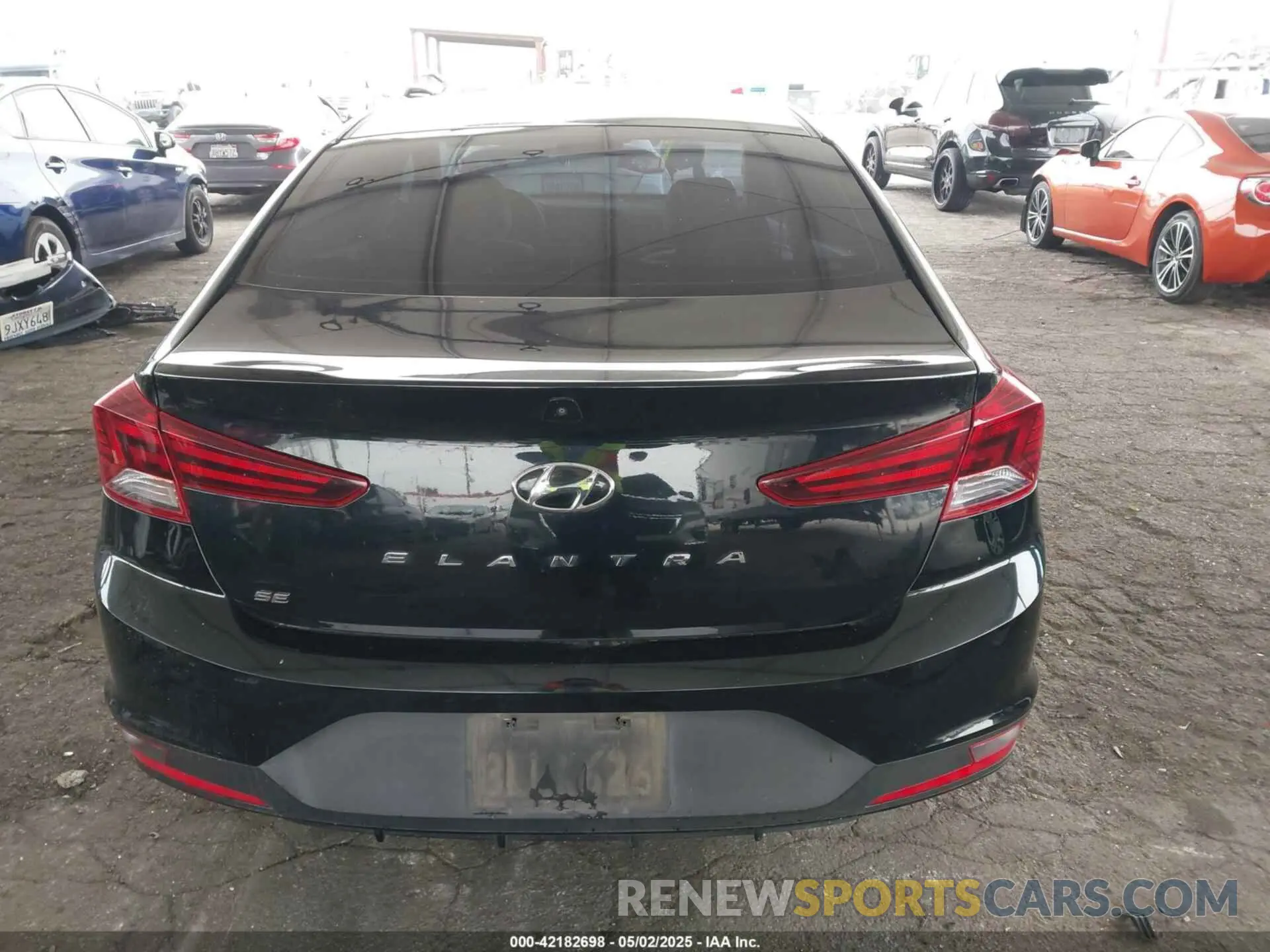 17 fotografías del automóvil dañado 5NPD74LF2KH487647 HYUNDAI ELANTRA 2019