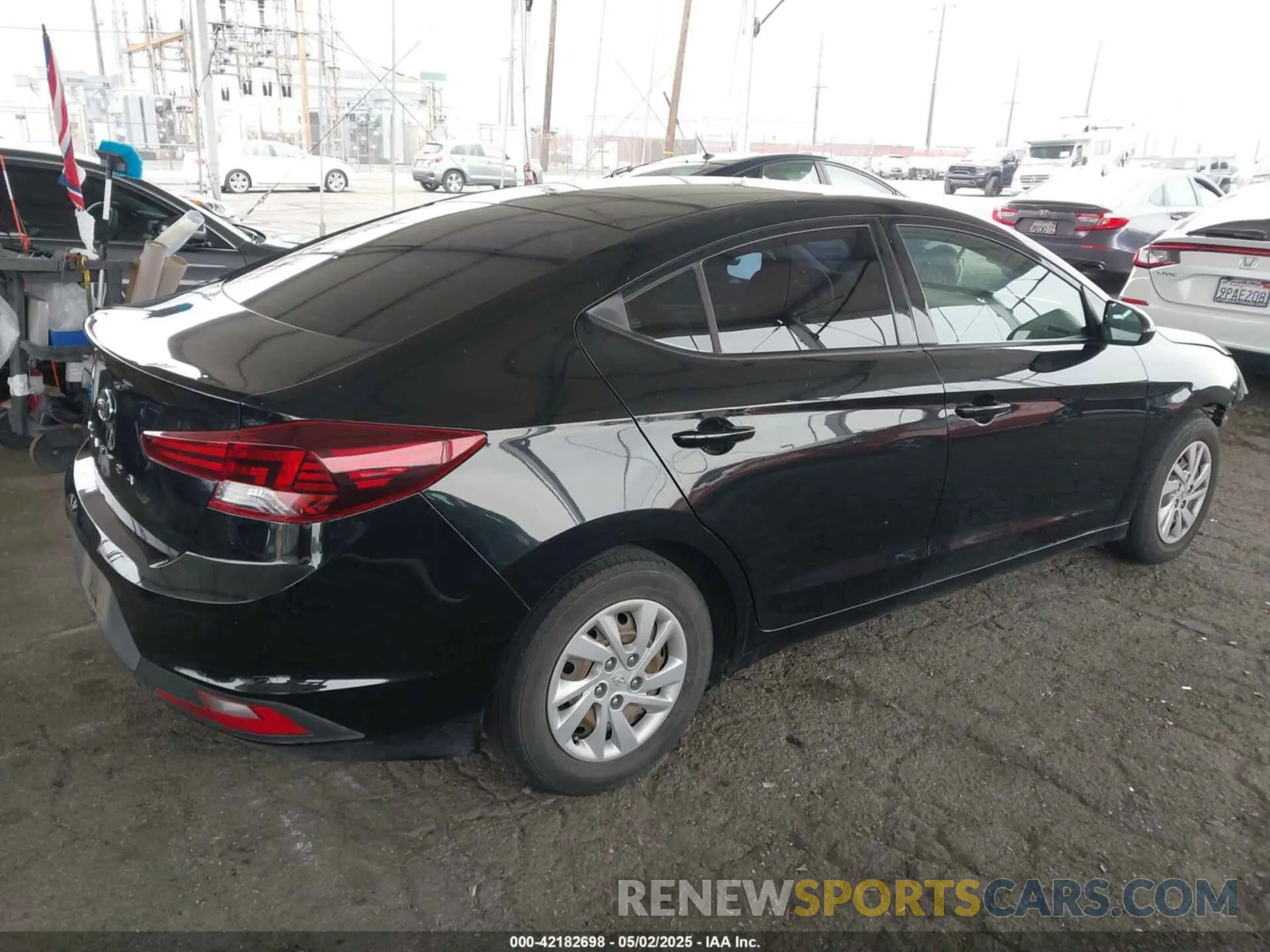 4 fotografías del automóvil dañado 5NPD74LF2KH487647 HYUNDAI ELANTRA 2019