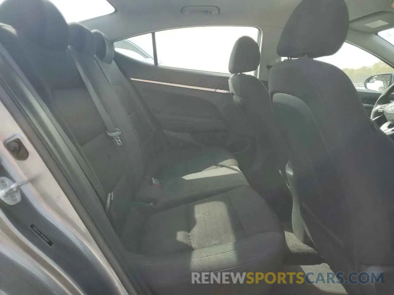 10 fotografías del automóvil dañado 5NPD74LF2KH490371 HYUNDAI ELANTRA 2019